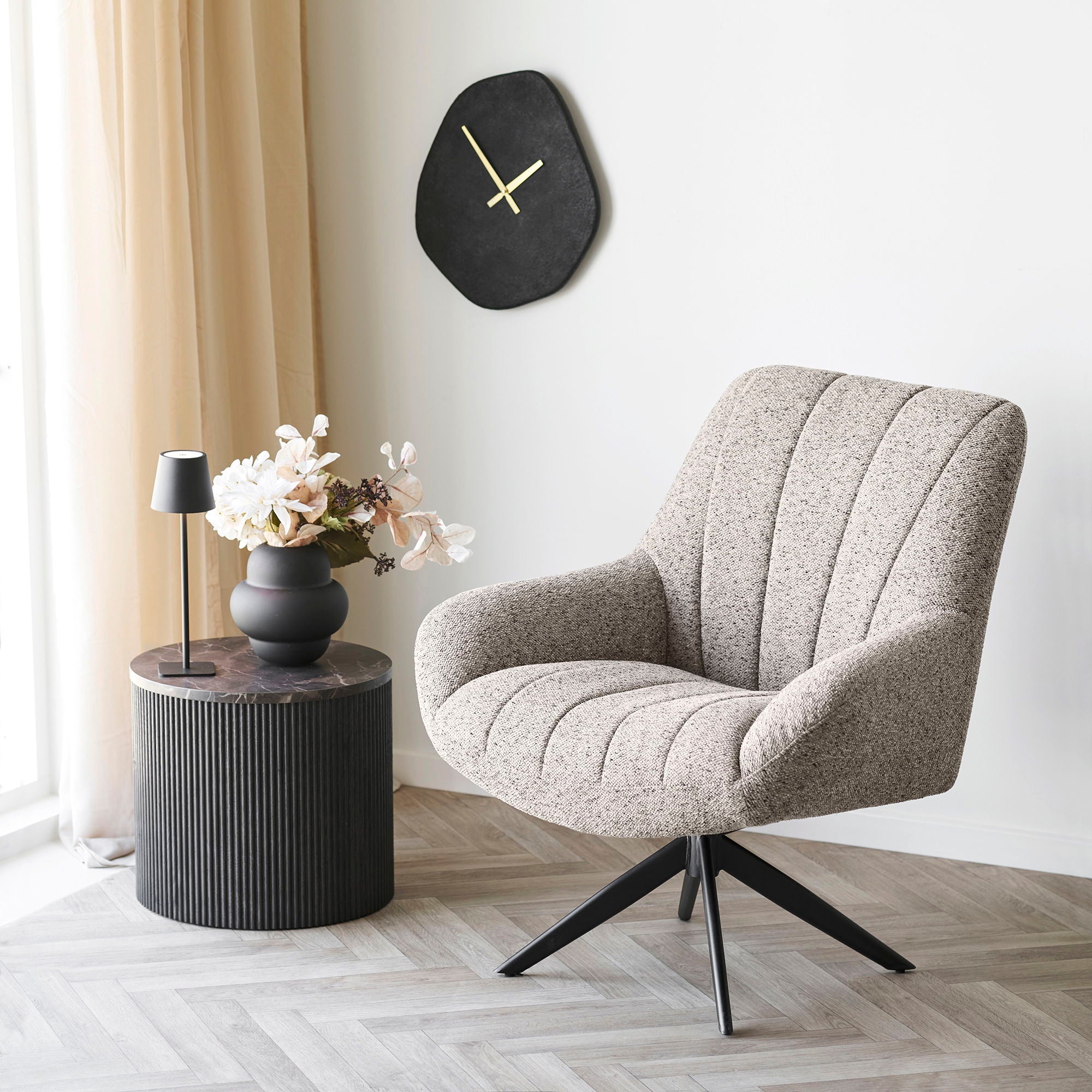 Grandola Lounge Stuhl - Lounge Stuhl mit Drehfuß, Grau, schwarze Beine HN1086