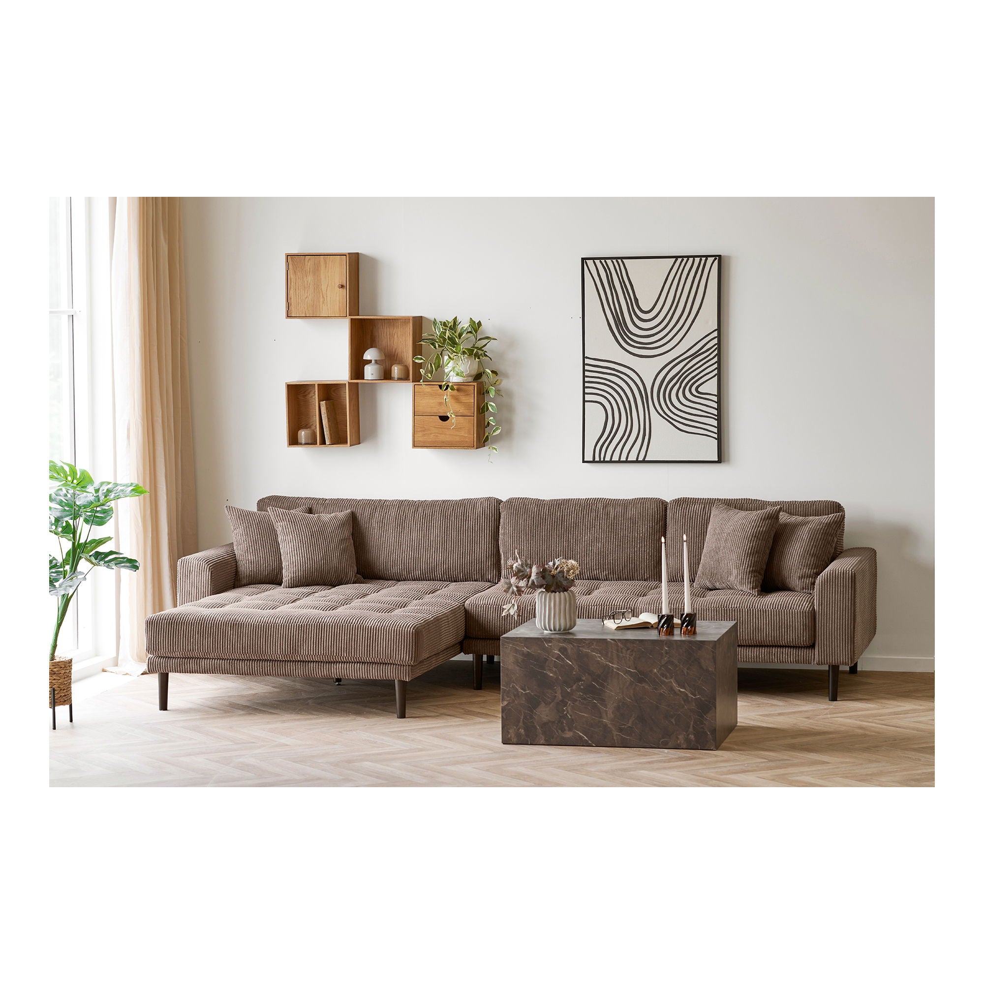 Lido Lounge Sofa - Lounge -Sofa, links in braunem Samt mit vier Kissen und schwarzen Holzbeinen HN1423