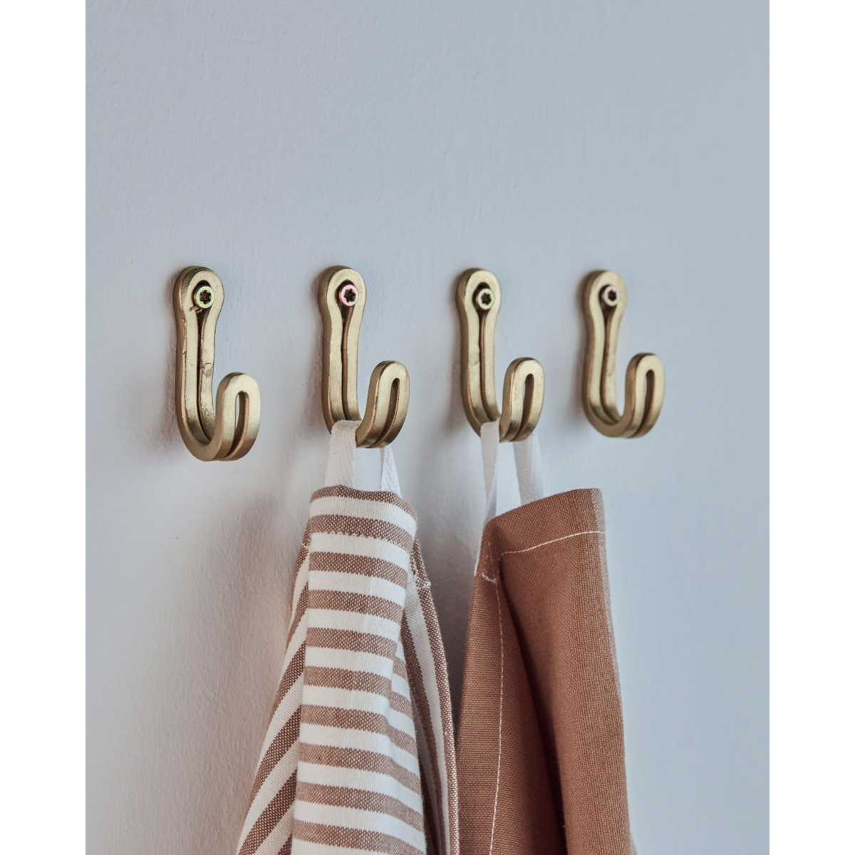 Knake, Hyrea, Messing Finish