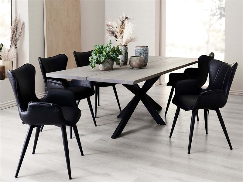 Verlorener Stuhl, schwarz