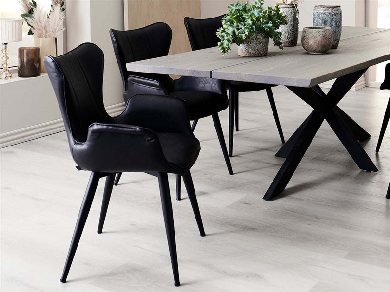 Verlorener Stuhl, schwarz