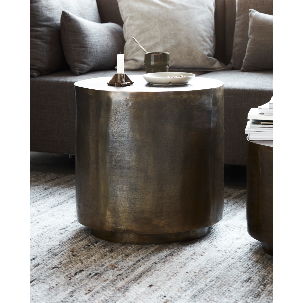 Couchtisch, Hdrota, antike Messing H: 50 cm, Dia: 50 cm