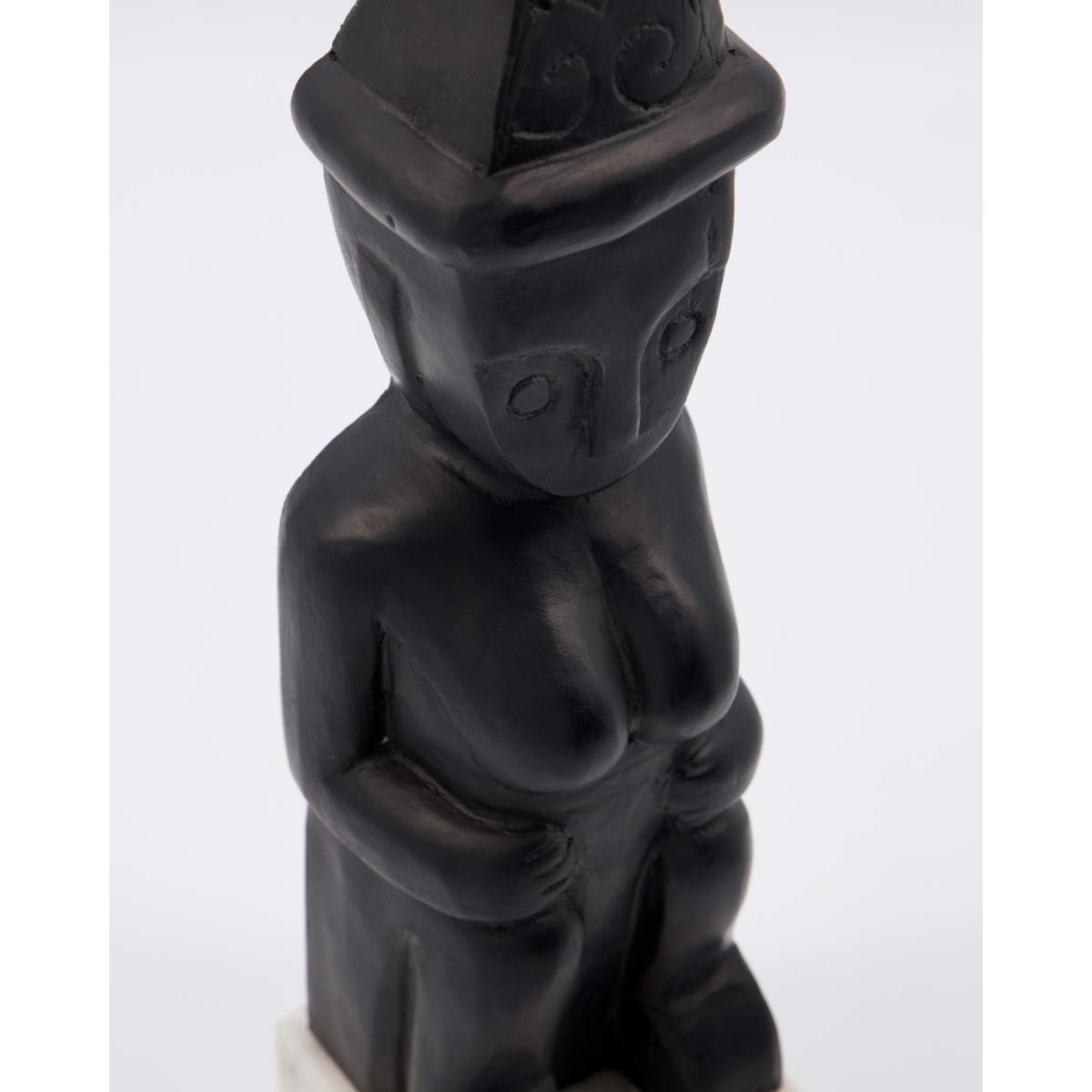 Kunstwerk, HDZwei sitzend, Schwarz