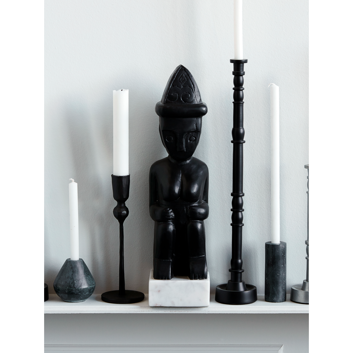 Kunstwerk, HDZwei sitzend, Schwarz