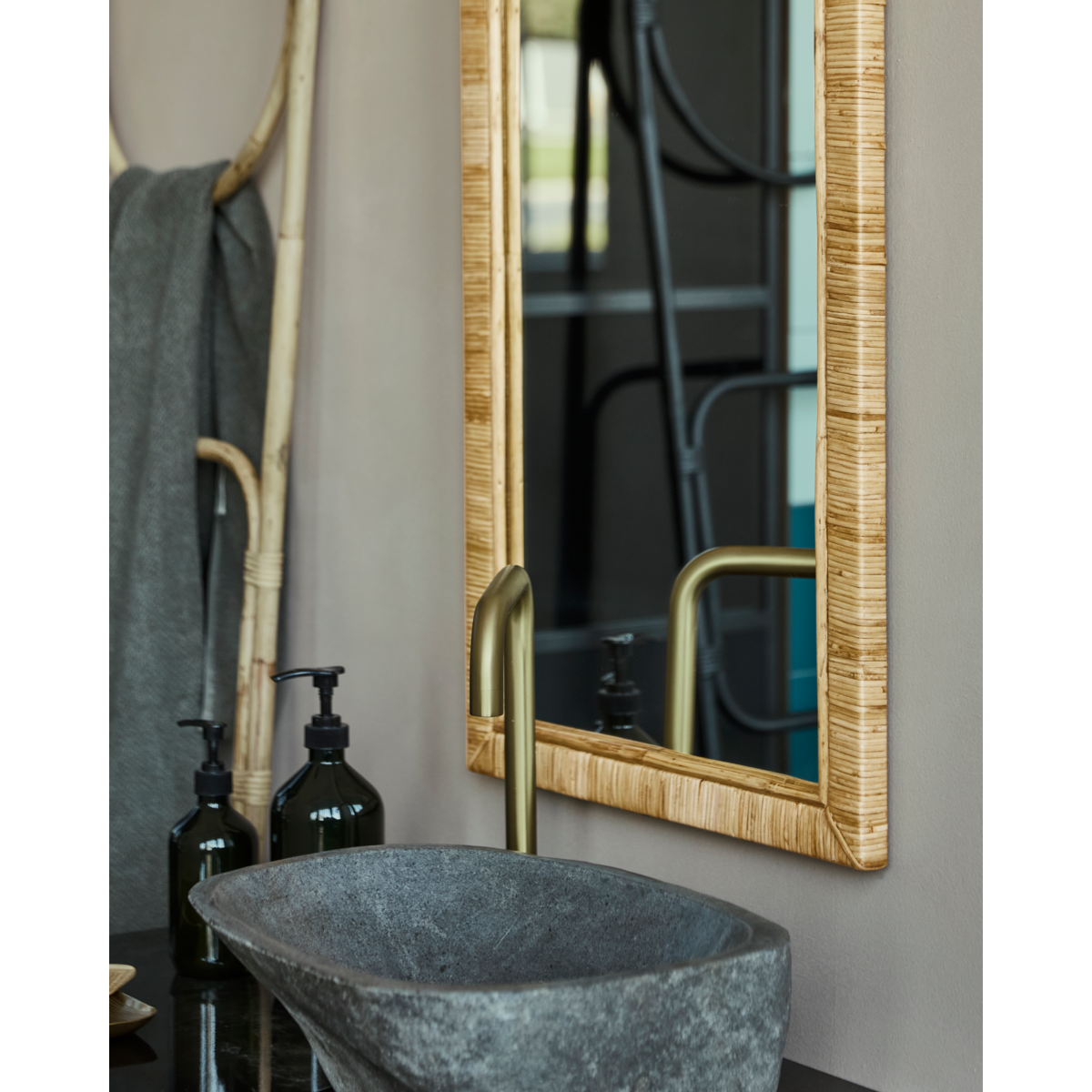 Mirror, Hdmiro, Natur