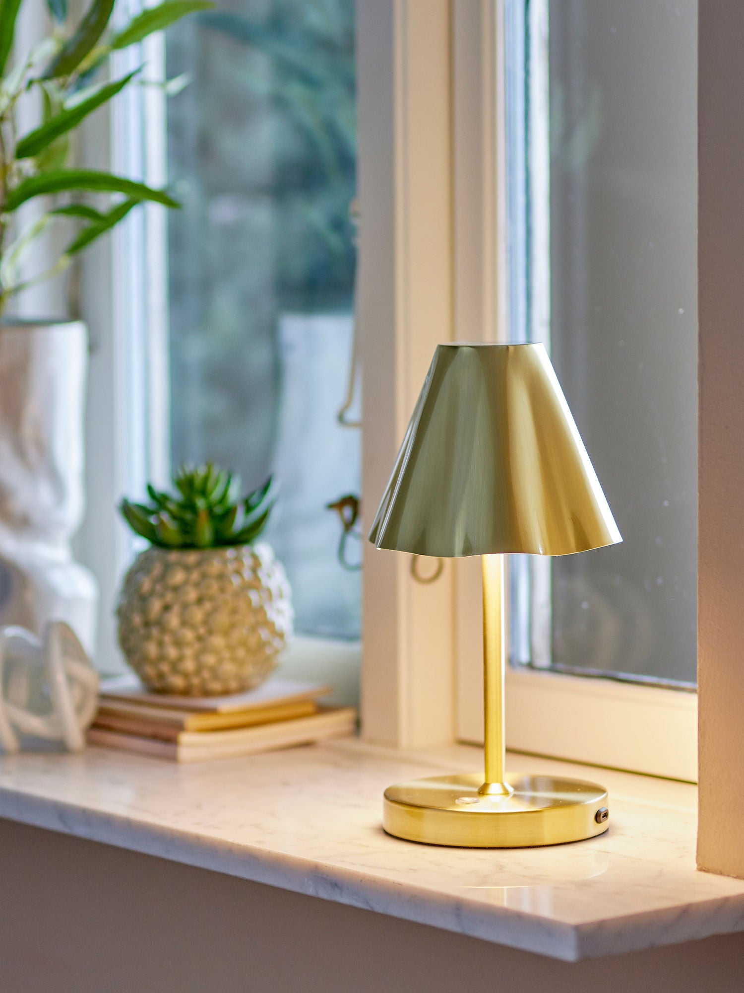 Bloomingville Lianna Tragbare Lampe, wiederaufladbar, Messing, Metall