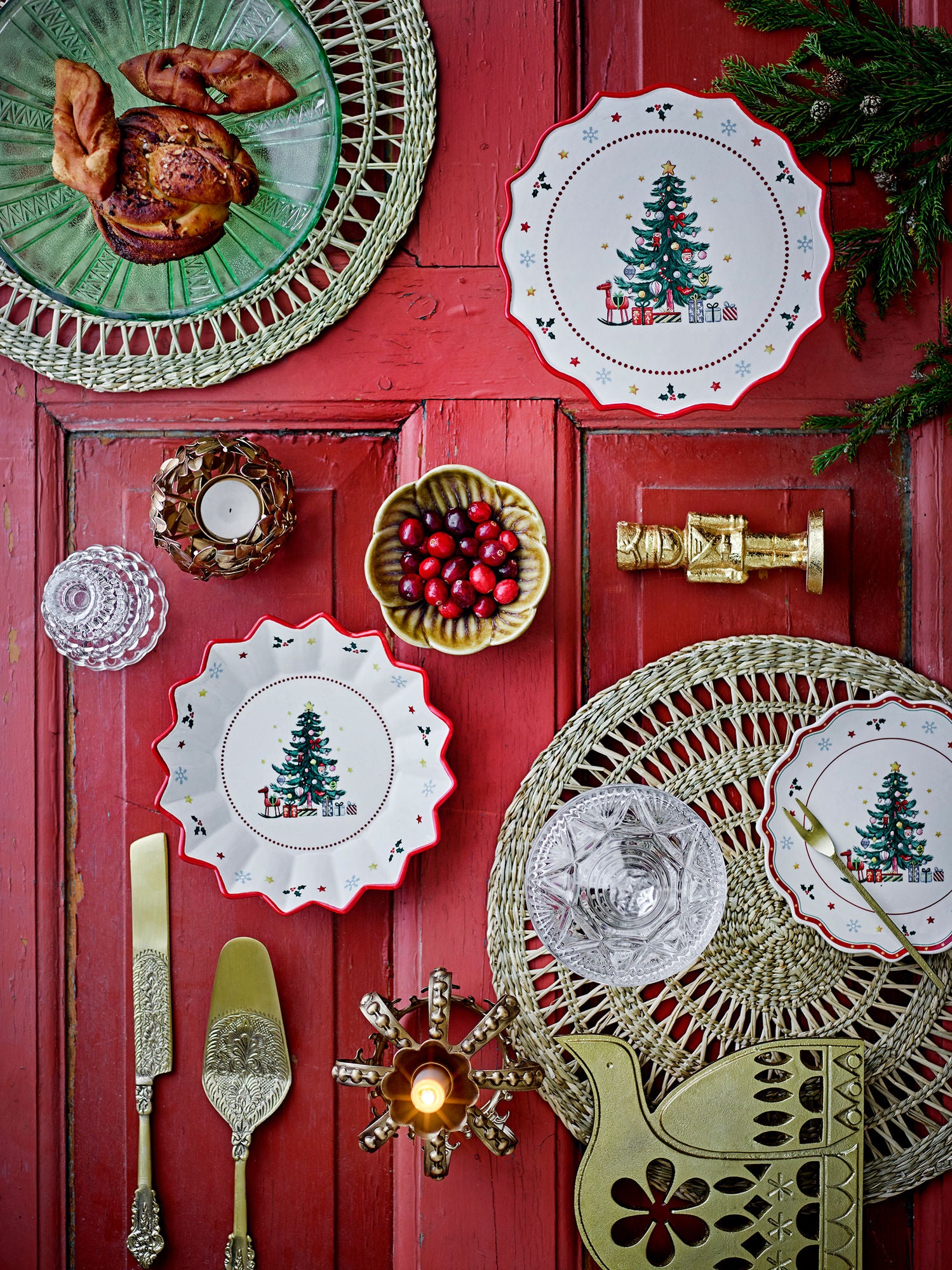 Bloomingville Naive Cake Dish, Rot, Keramik