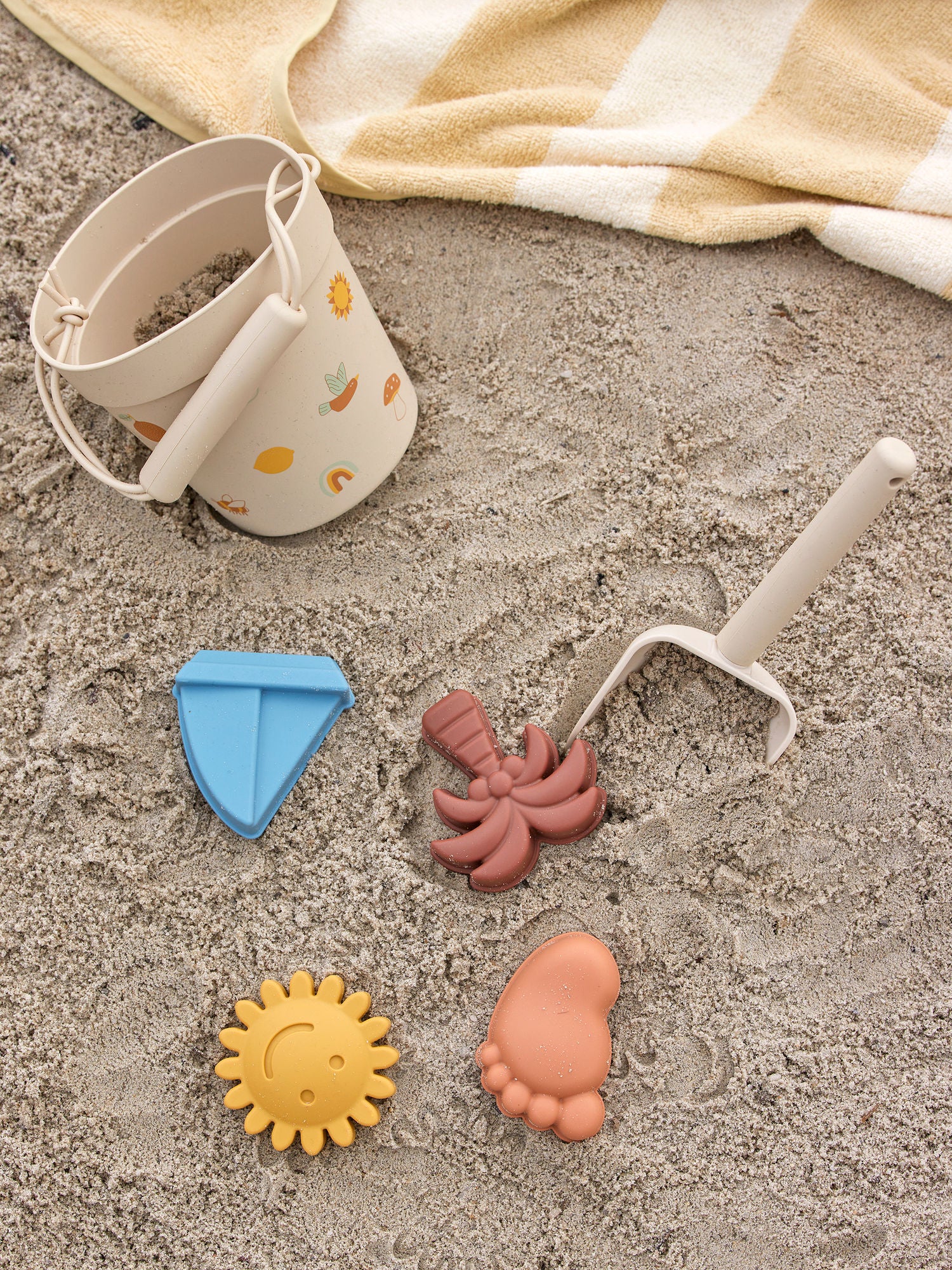 Bloomingville Mini Agnes Strand und Sandkass Spielzeug, Natur, Silikon