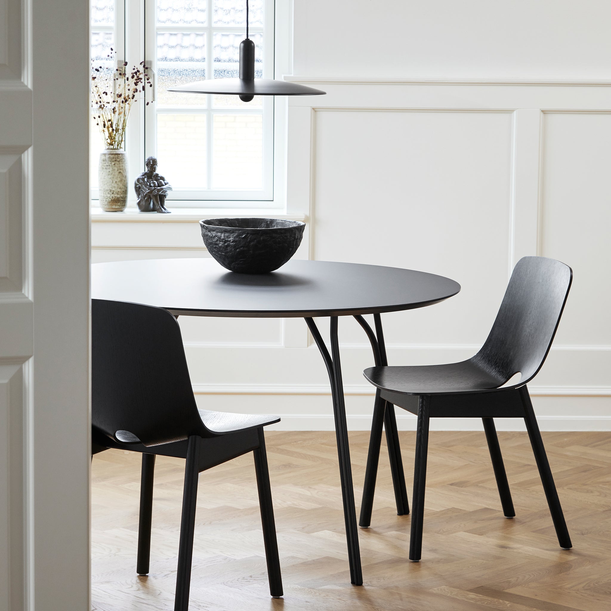 Tree Esstisch (120 cm) – Schwarz/Schwarz