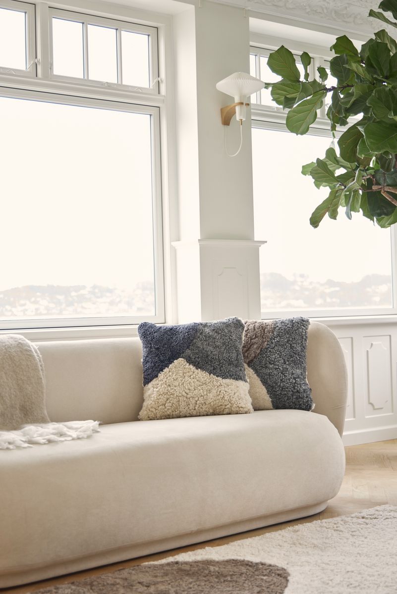 Dreifarbiges Lammfellkissen | Kurzhaarig | Neuseeland | Doppelseitig | 46x46 cm