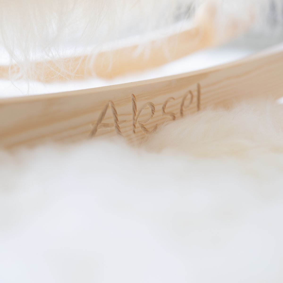 Manray Povl Kjer Design | Langhaariges Lammfell | Große L85xB25xH60 cm