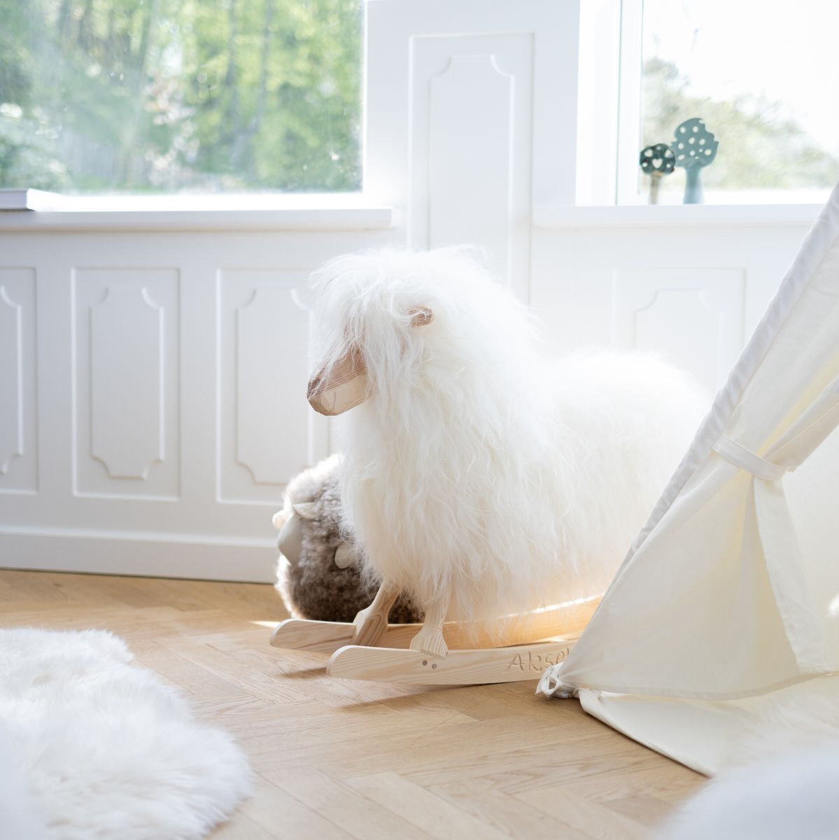 Manray Povl Kjer Design | Gotland-Lammfell | Große L85xB25xH60 cm