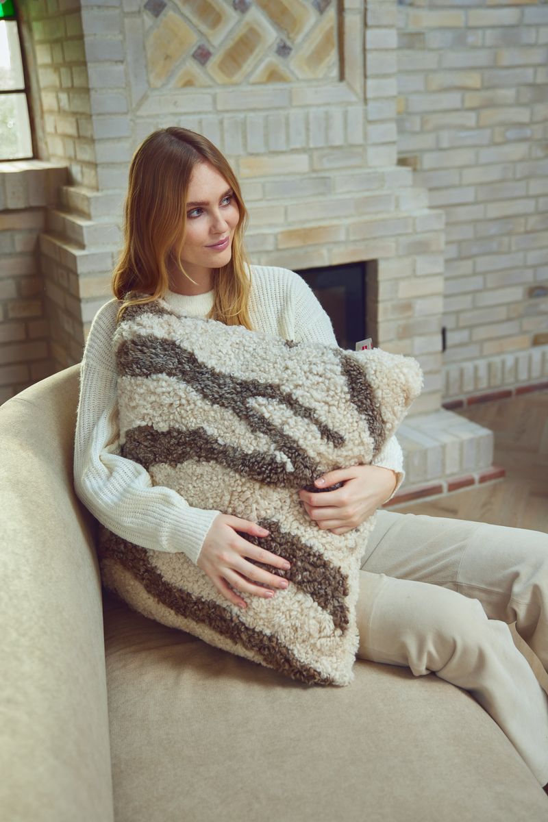 Zebra-Lammfellkissen | Kurzhaarig | Neuseeland | Doppelseitig | 60x60cm