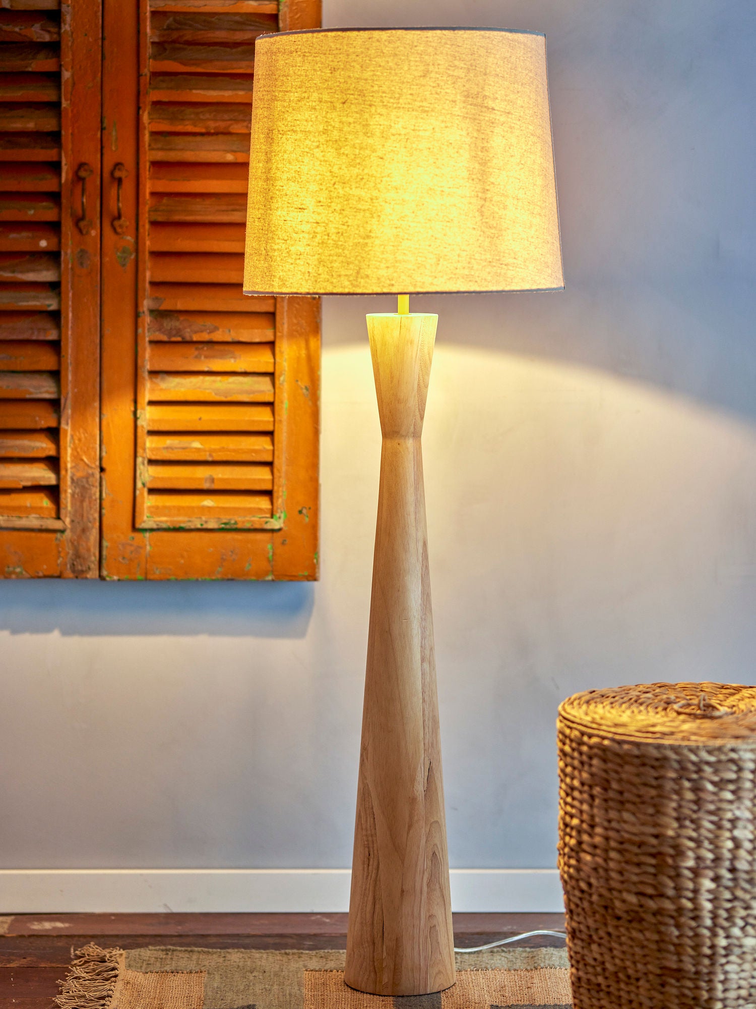 Kreative Sammlung Leonor -Stehlampe, Natur, Gummibaum