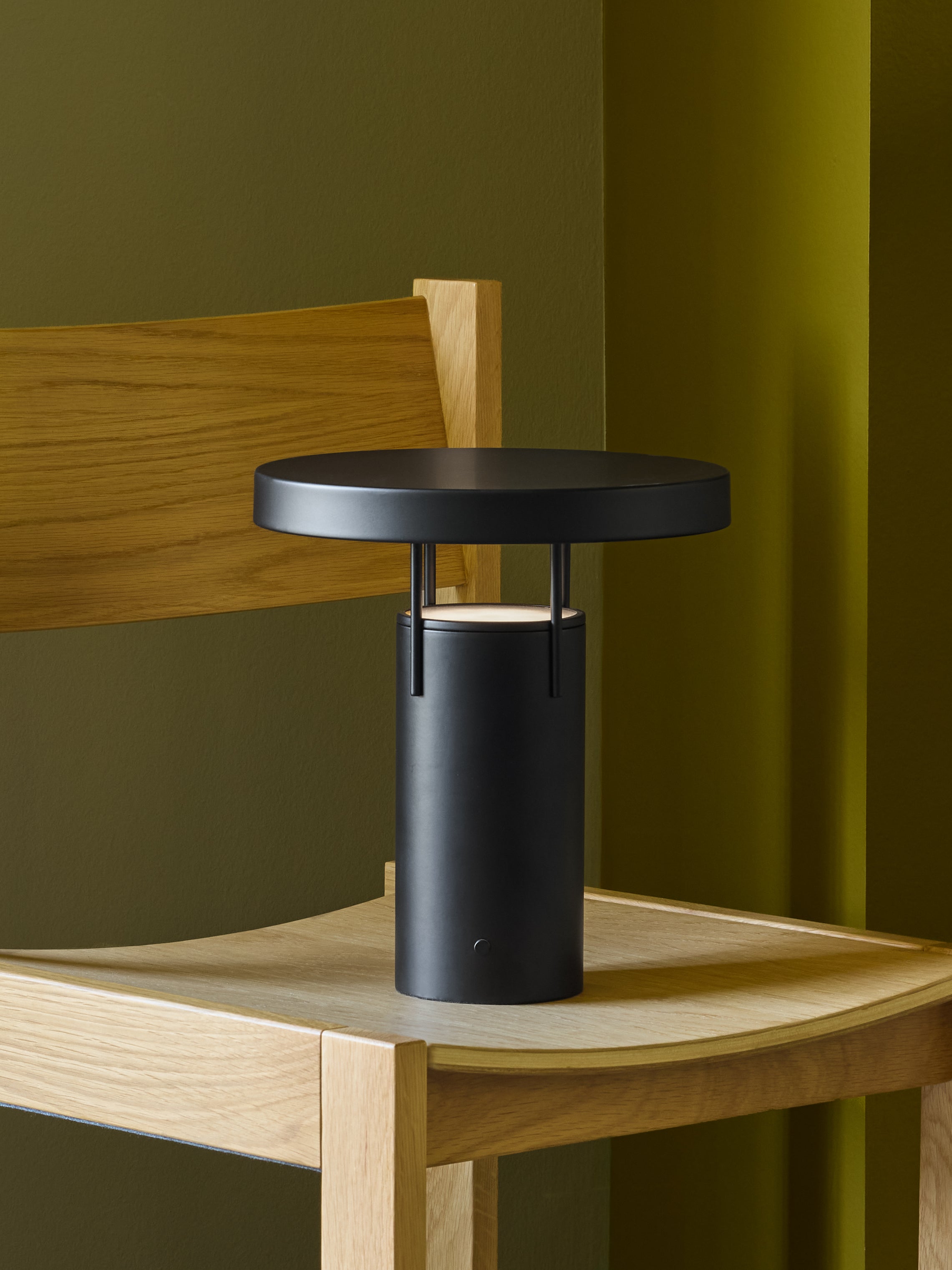 BringMe tragbare Lampe Mattschwarz - ø25xh28cm