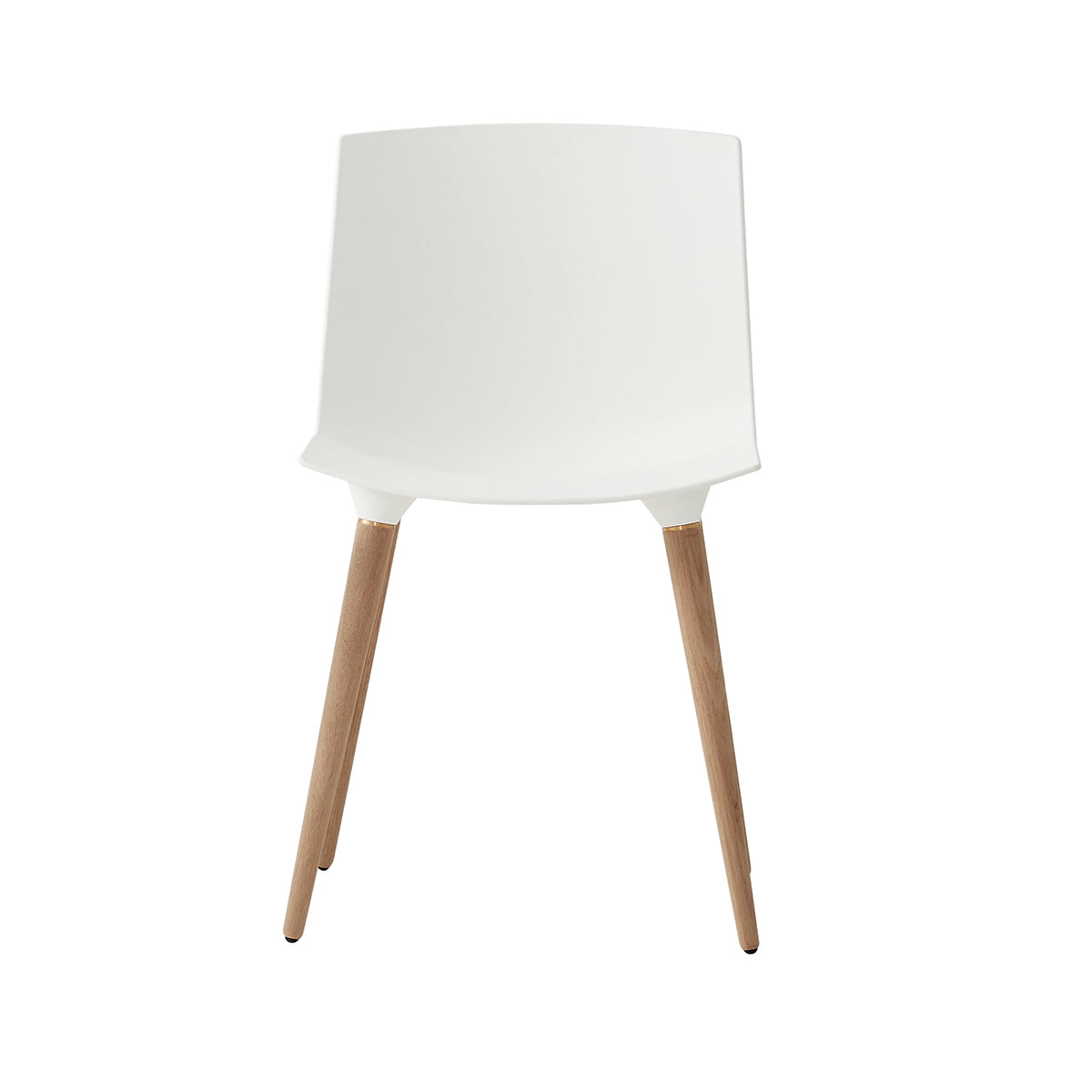 TAC - SÆDE I HVID - BEN I EG/ KLAR MAT LAK - Andersen Furniture - DesignGaragen.dk