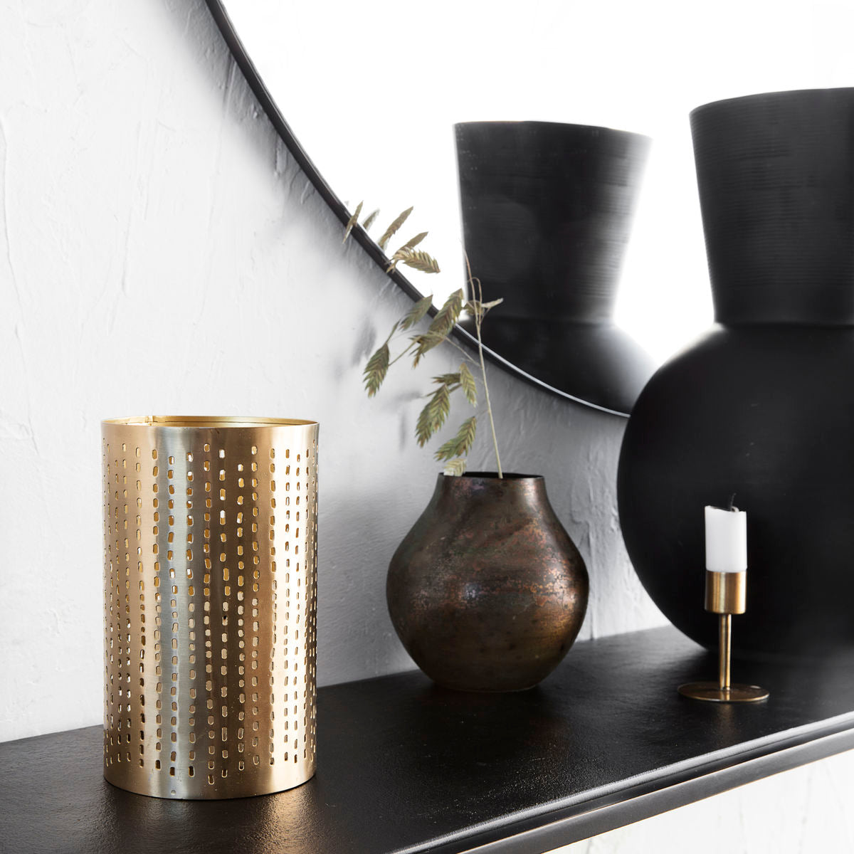 House Doctor - Fyrfadsstage, Wilma, Messingfinish - h: 16 cm, dia: 9.5 cm - House Doctor - DesignGaragen.dk