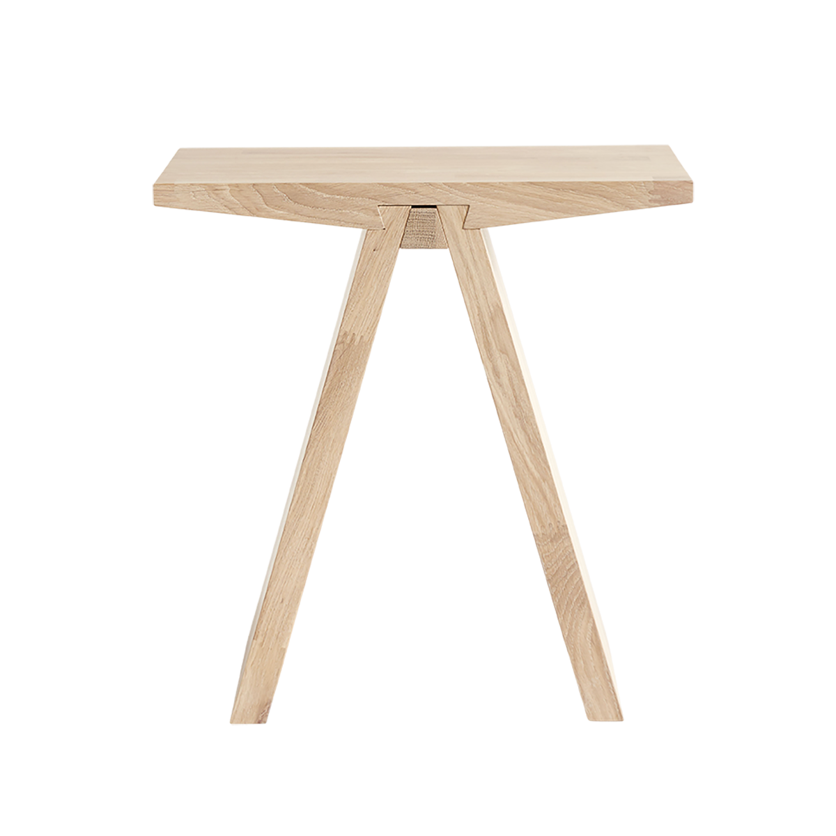 Muubs Taburet Angle White Oil - Hvidolieret - Eg - W: 45 H: 45 D: 29 cm - DesignGaragen.dk.