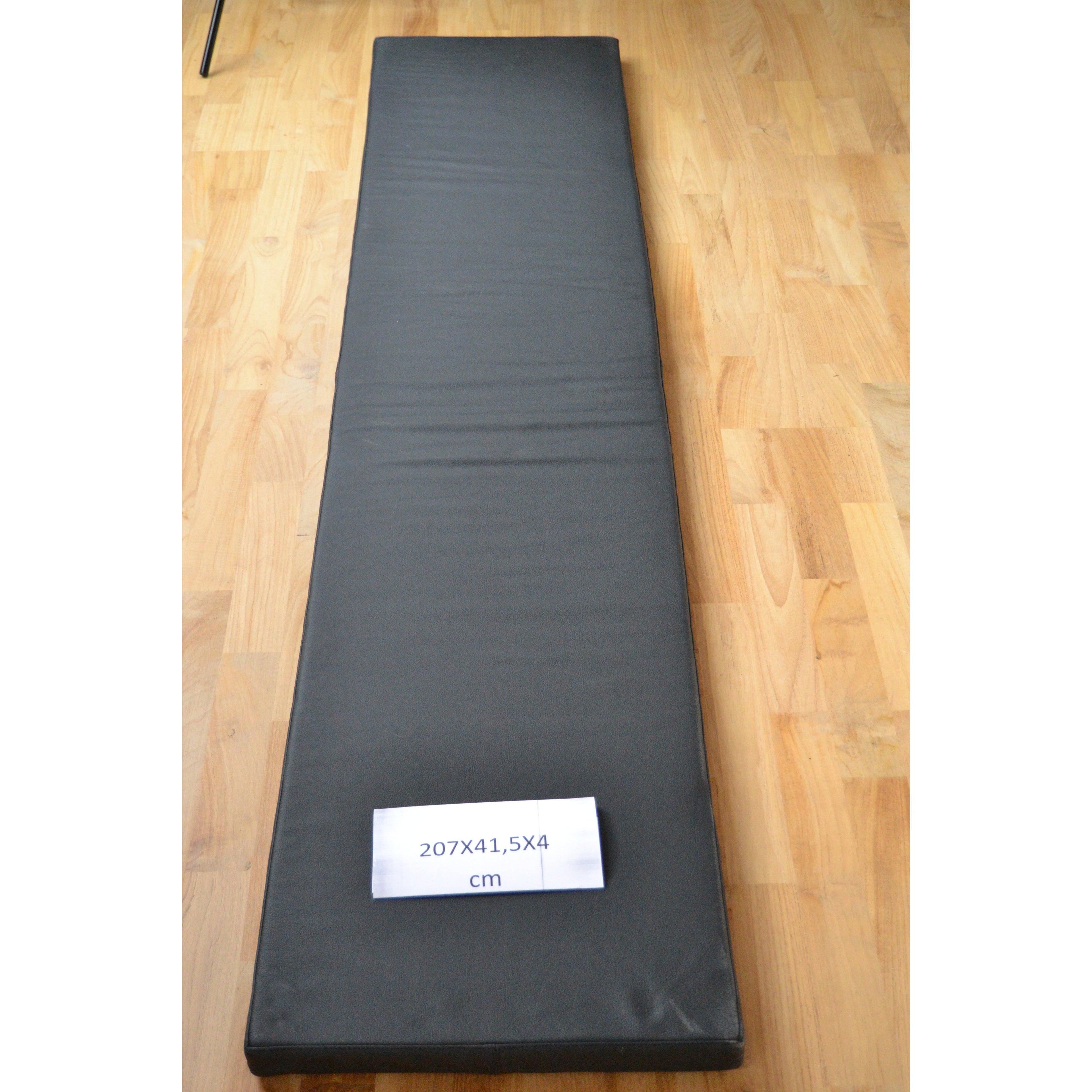 Schwarzes Lederkissen 207x41.5x4 cm