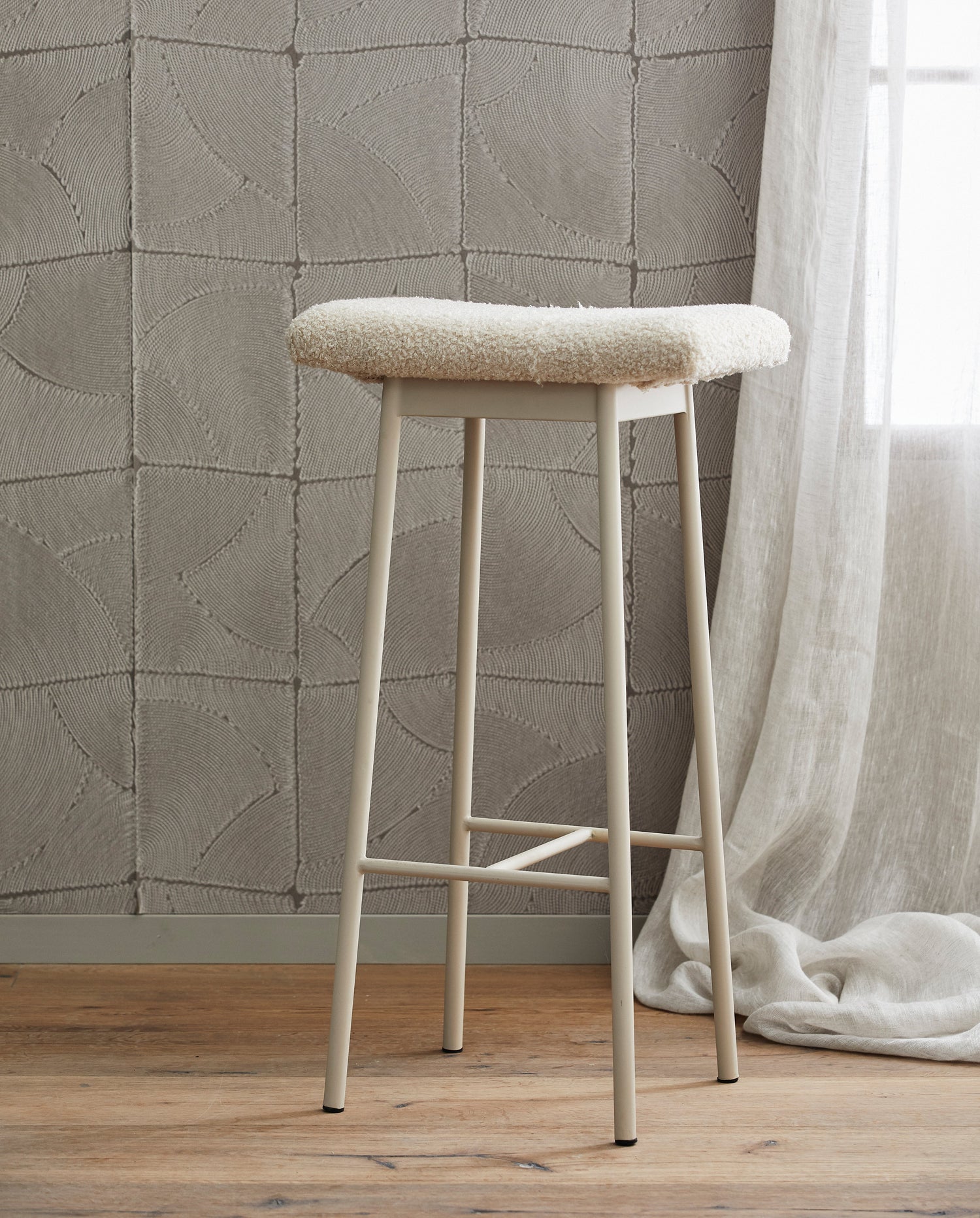 Zala Barhocker mit Nachahmungslämmerungskinne - Beige