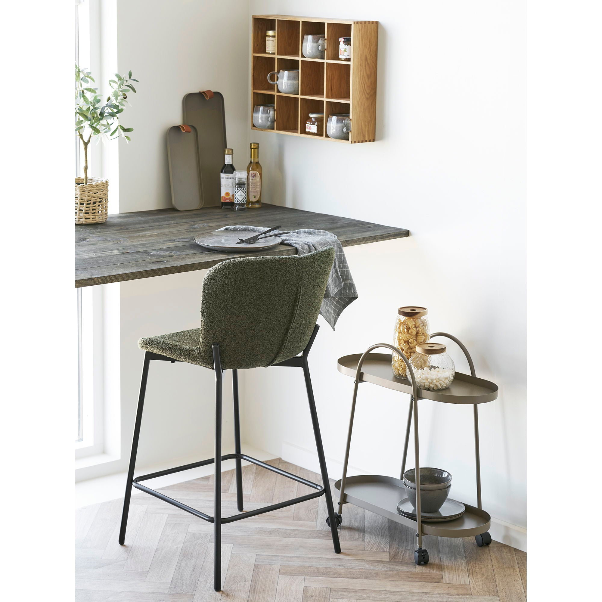 Maceda Counterstuhl - Counterstuhl, Bouklé, Grün, schwarze Beine HN1241