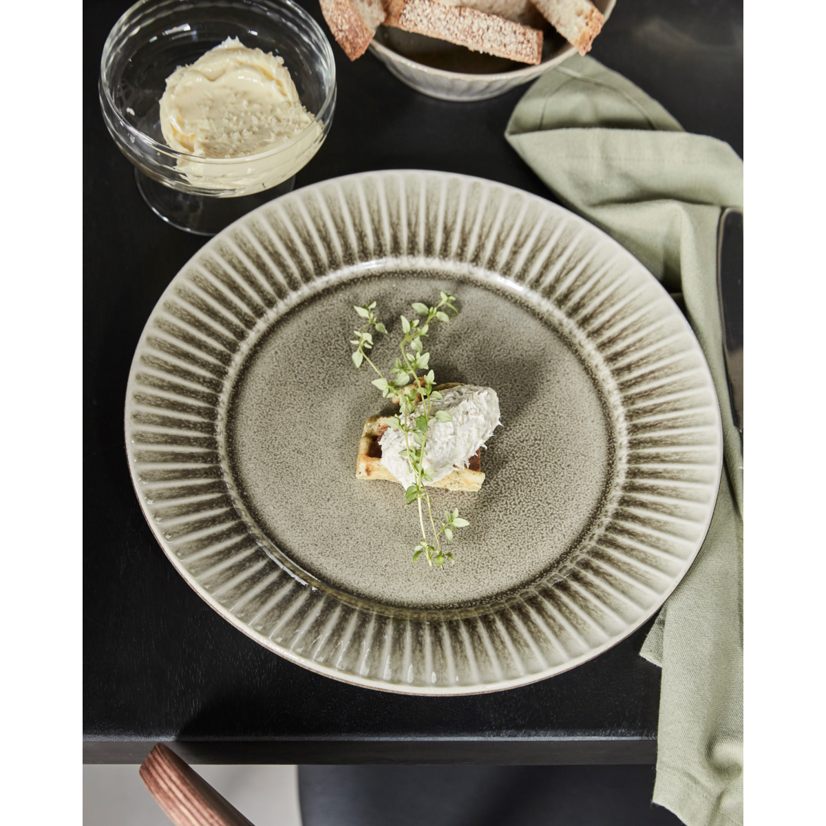 Teller, Hdpleat, grau;