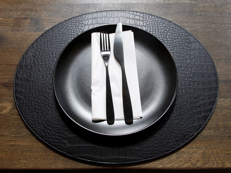 Oval Cover Serviette // schwarzes Schlauchmuster pu - hart