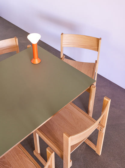 Schräger Esstisch, rechteckig, olivgrün – 190 x 107 x 75 cm