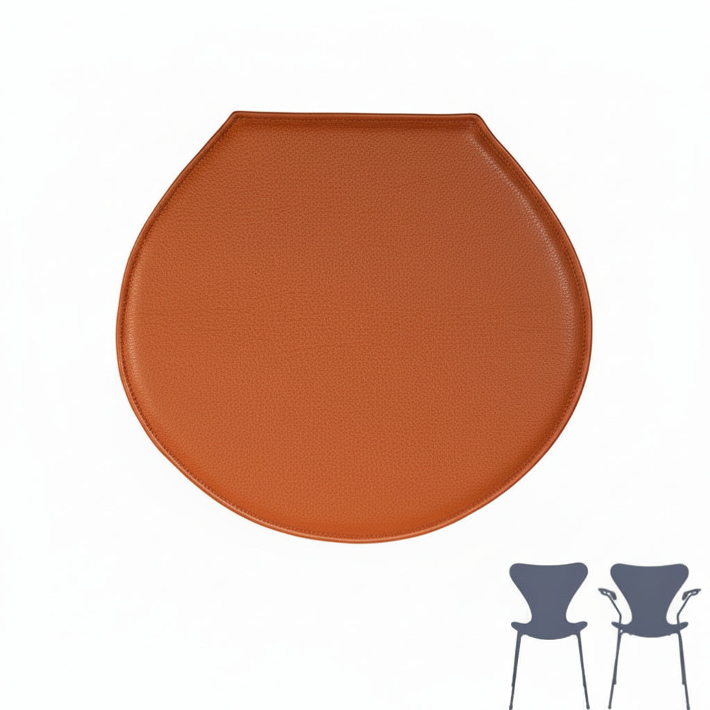 Luxuskissen für A.J. Die Sieben (3107 + 3207) aus cognacfarbenem Leder