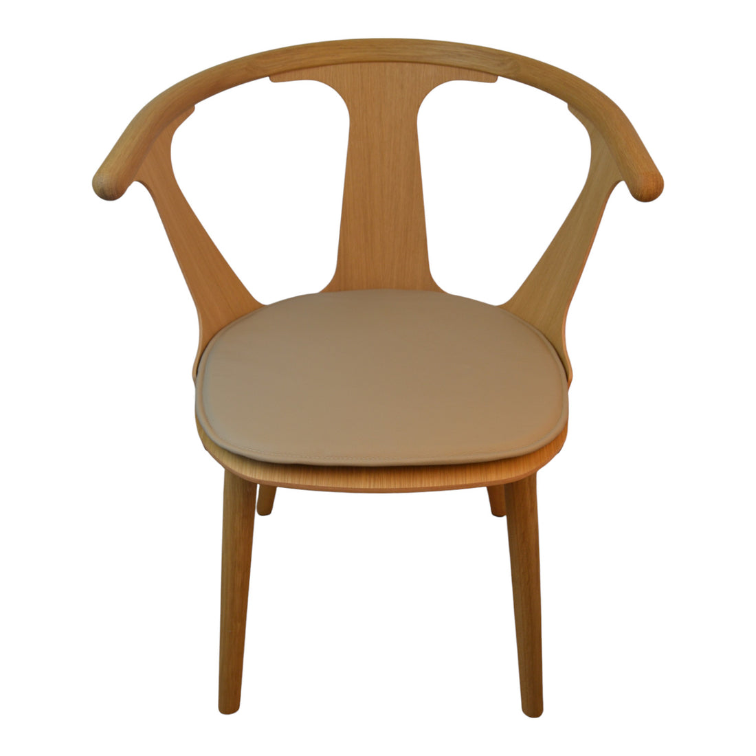 Luxuskissen zu & Tradition SK1 zwischen Stuhl in - Sand -geläutetes Leder