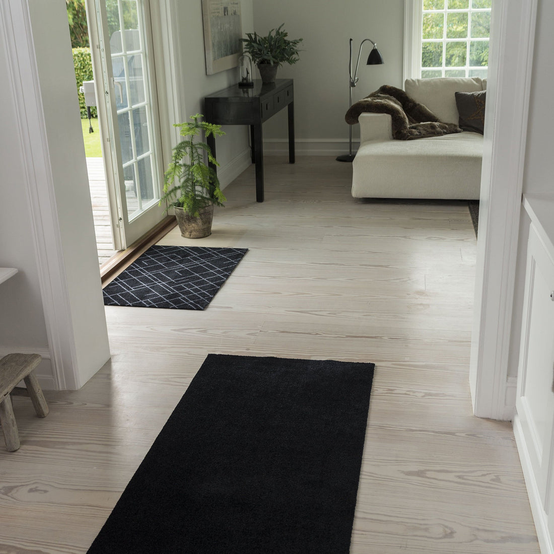 TÆPPE/MÅTTE 67 x 200 cm - UNI COLOR/BLACK - Tica Copenhagen - DesignGaragen.dk