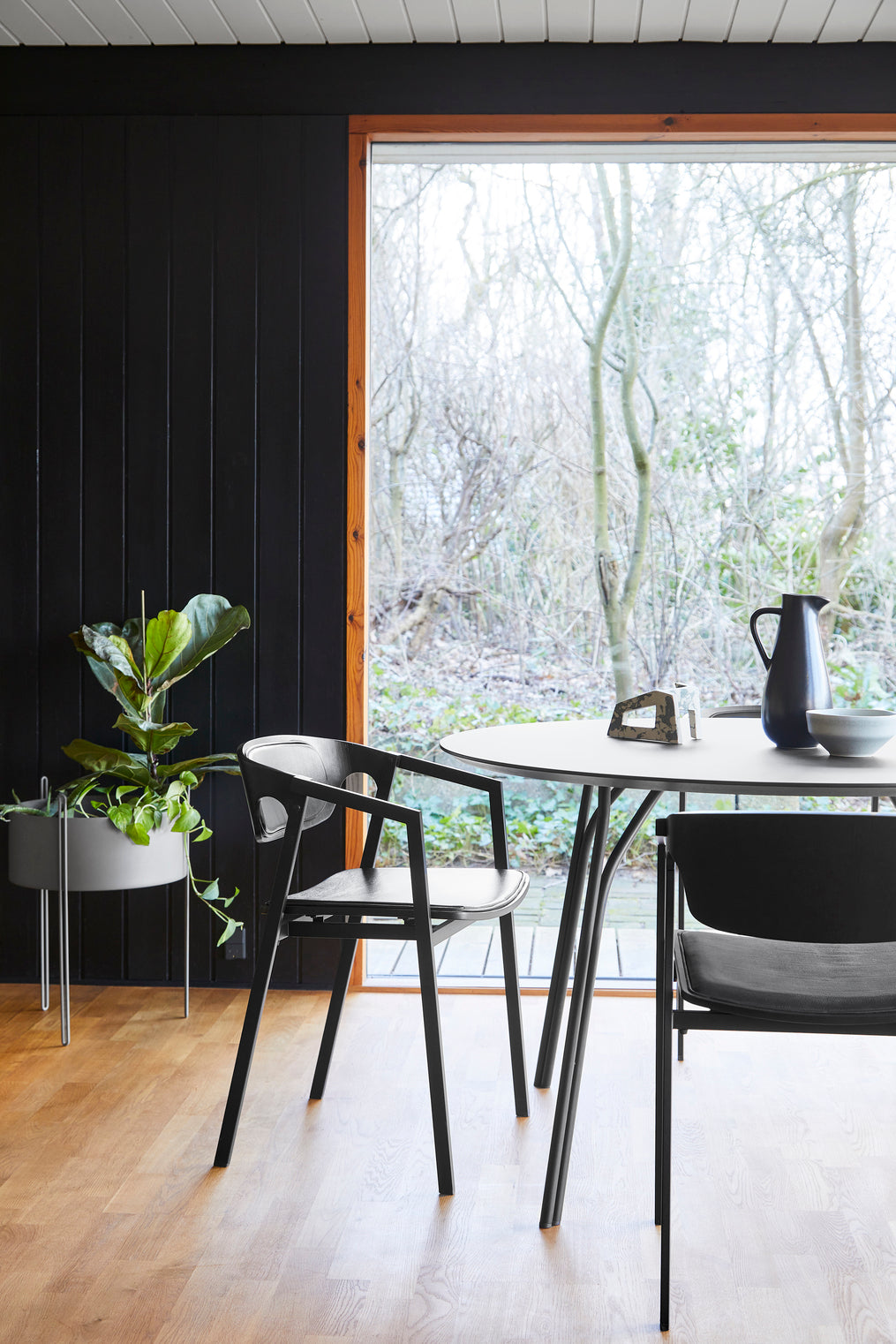 Tree Esstisch (120 cm) – Schwarz/Schwarz