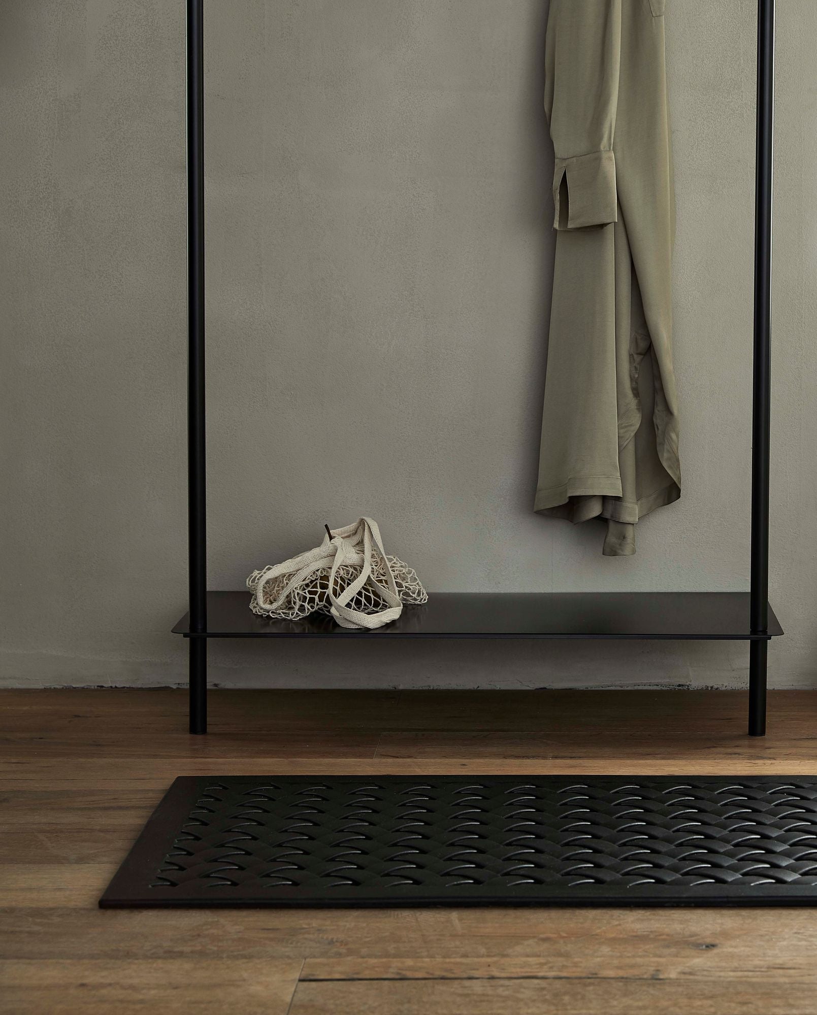 Calla Türmat im Gummi - 61 x 142 cm - schwarz