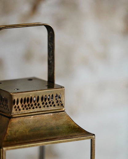 ANTIKE Laterne aus Eisen – H30 cm – Goldfinish