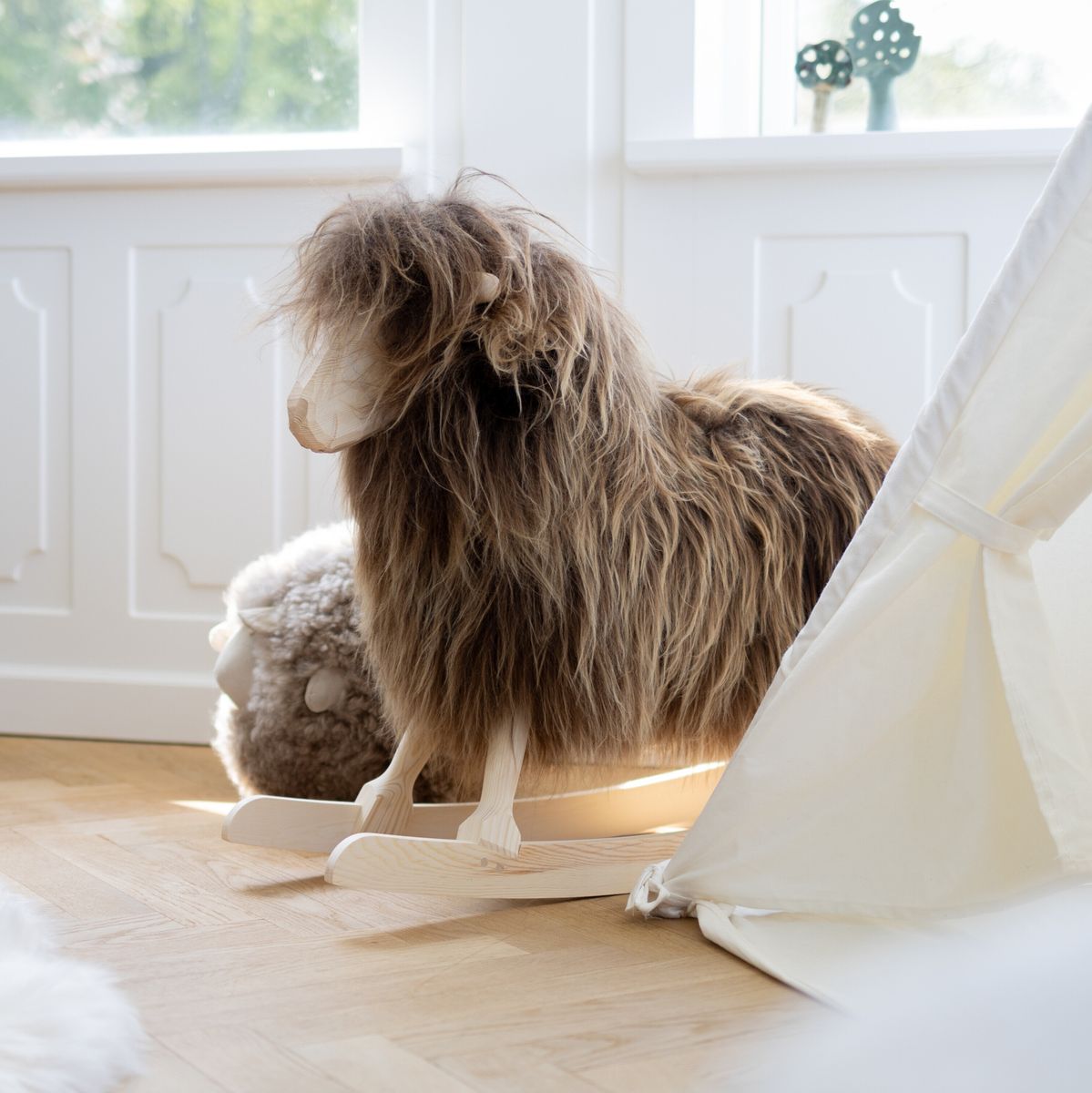 Manray Povl Kjer Design | Kurzhaar-Lammfell | Große L85xB25xH60 cm