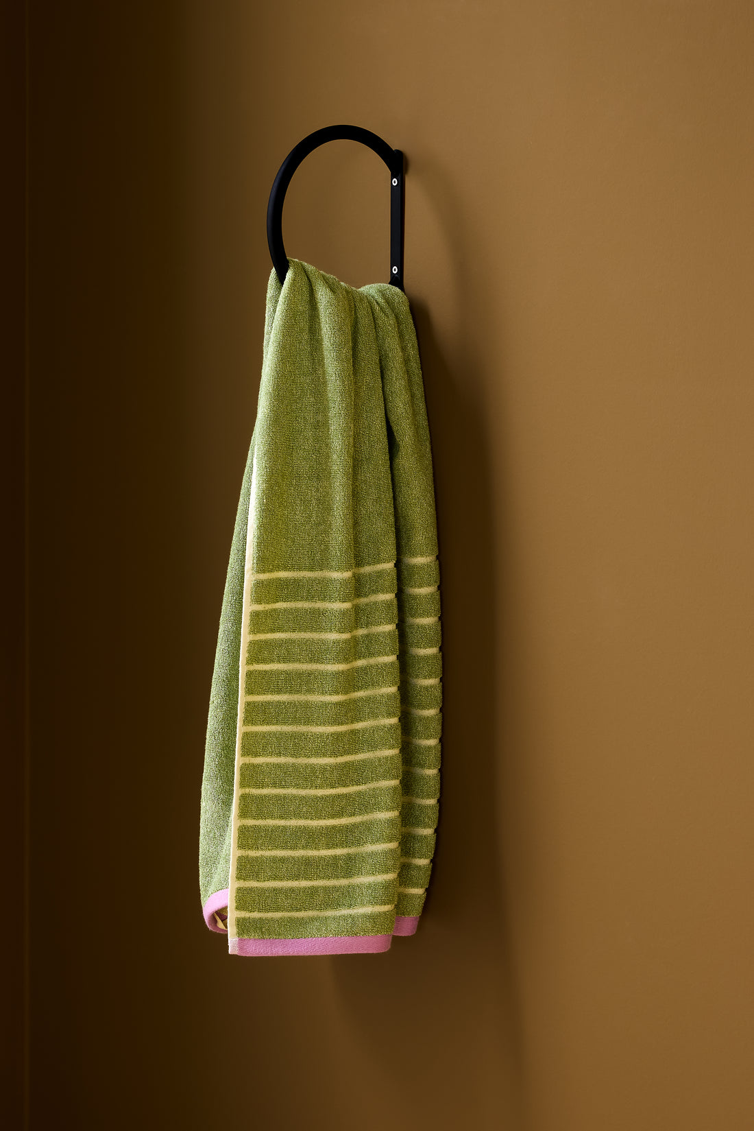 Handtuchring Schwarz – 21x18cm auftragen