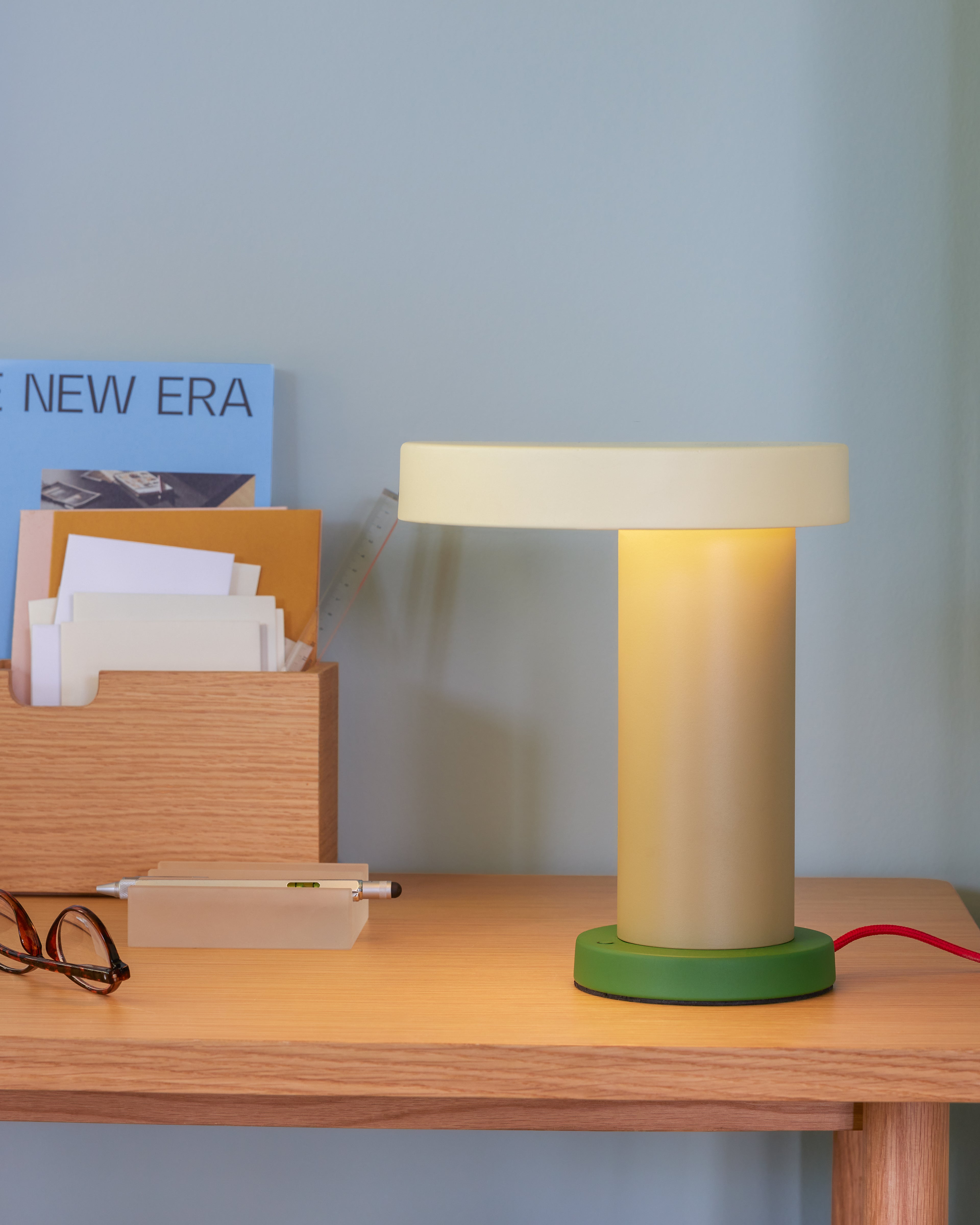 Magic Tischlampe grün/olivgrün - Ø20x H25 cm, LED