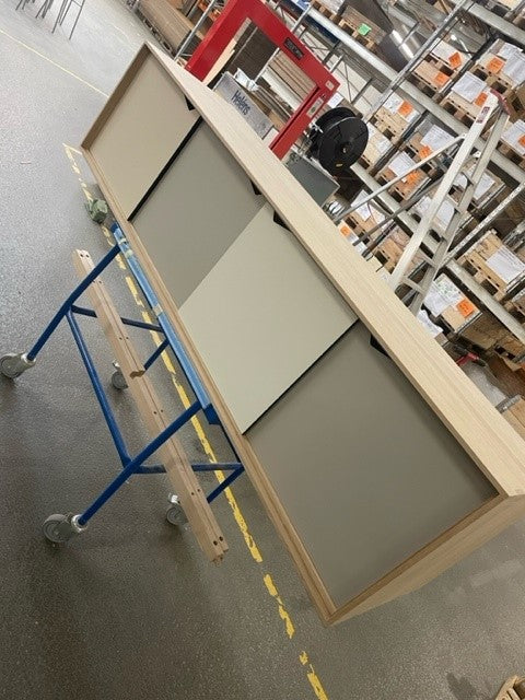 Ausstellungsmodell - Andersen Möbel - S1 Sideboard - L200XD50xH68 cm - Eiche/Seife mit mehrfarbigen Türen