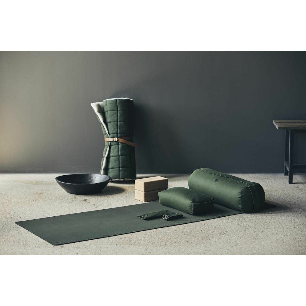 Nordal YIN YOGA Matte mit Lederriemen - 65x195 cm - dunkelgrün