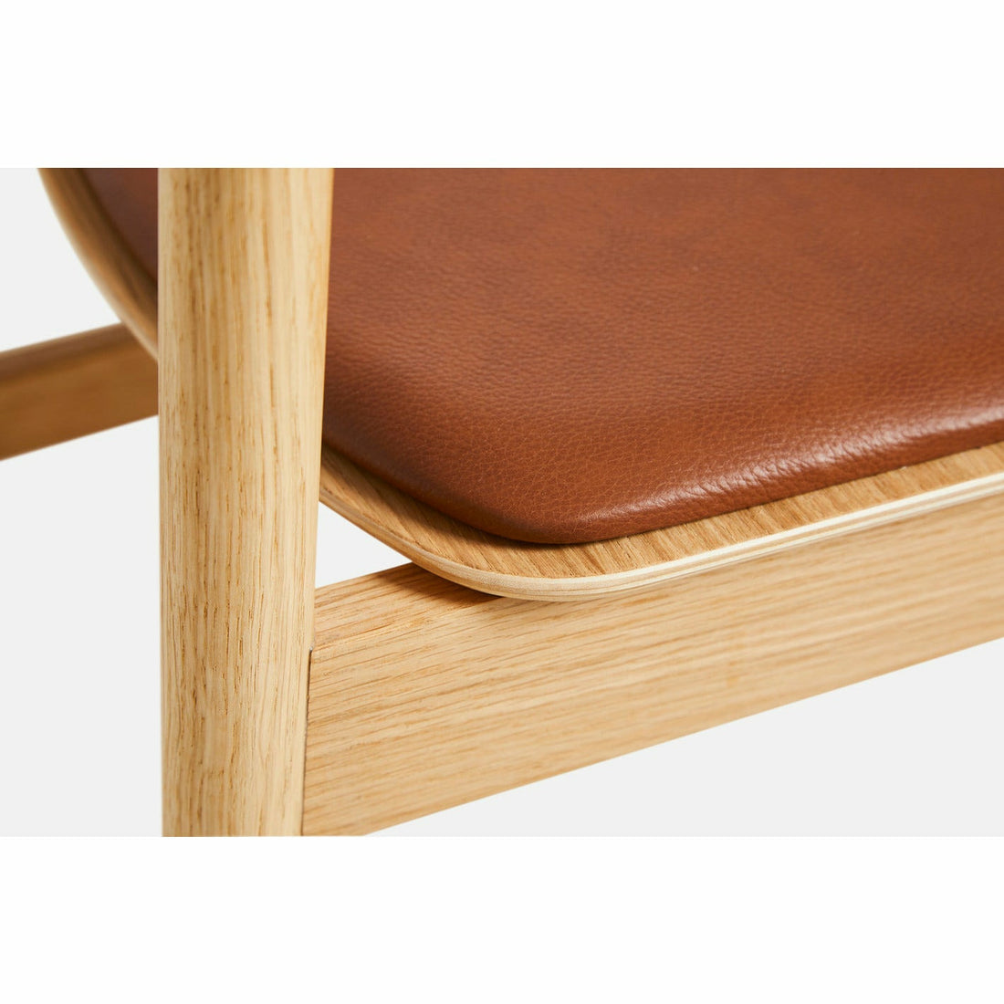WOUD - Pause dining chair 2.0 - Oiled oak w/leather - WOUD - DesignGaragen.dk