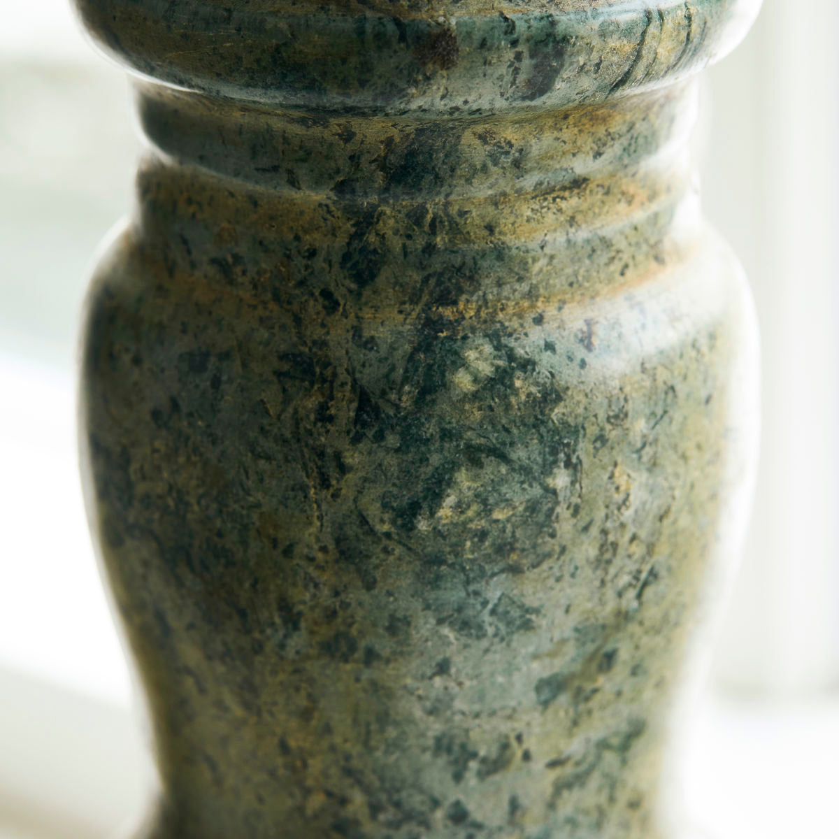 House Doctor - Kerzenständer, Gima, Grün - L: 10 cm, B: 10 cm, H: 23 cm