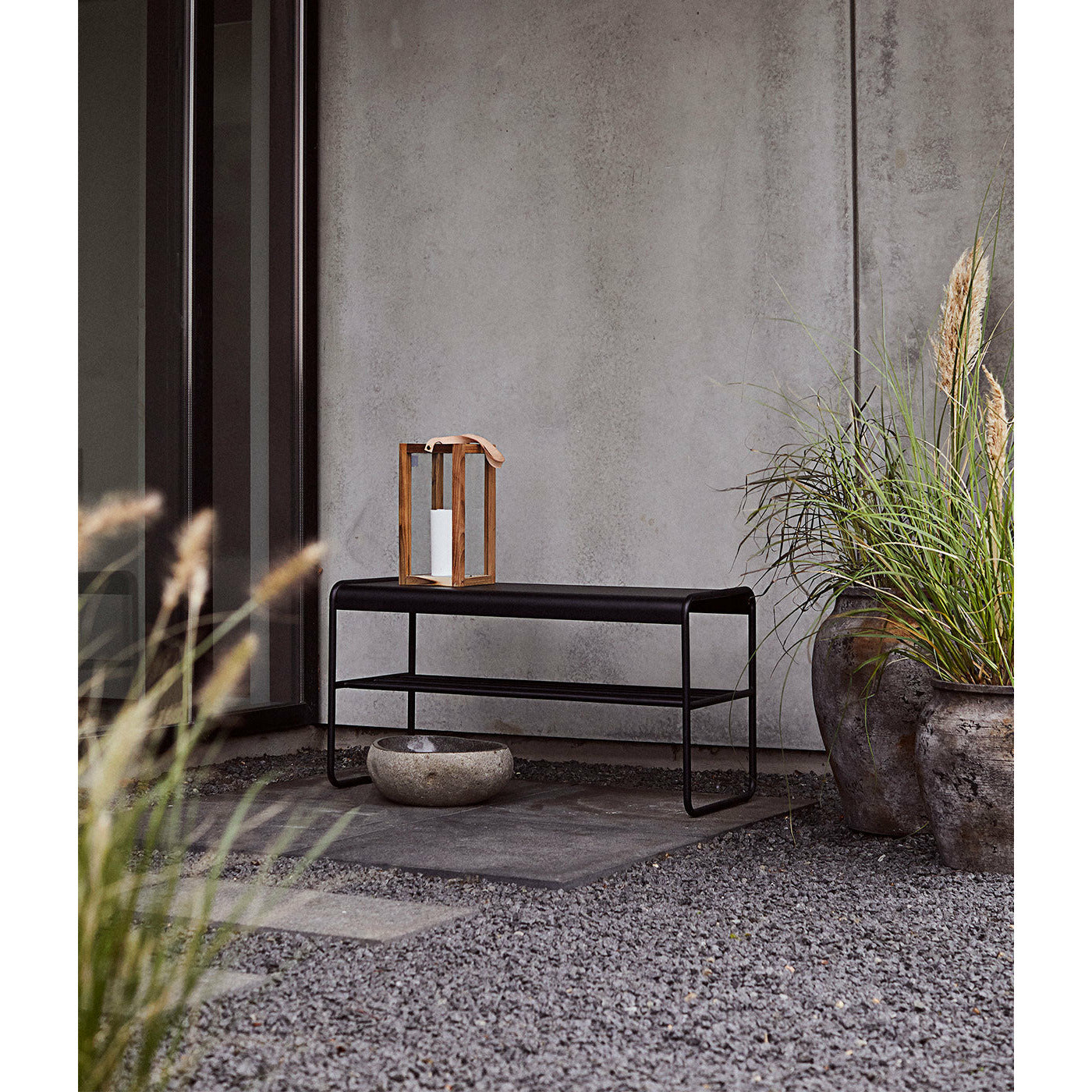 Bænk Copenhagen - Sort - Jern tube Ø16/Metal plade 2mm - W90 H47 D35cm - Muubs - DesignGaragen.dk