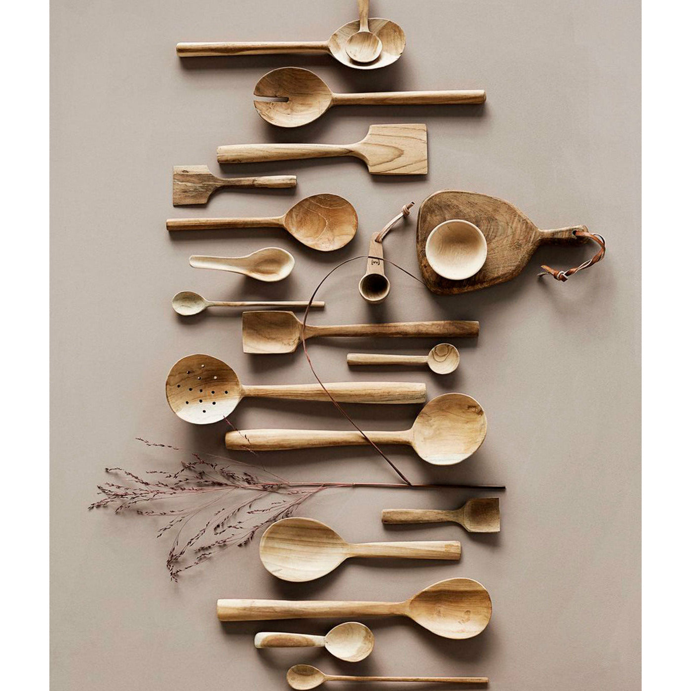Muubs Skærebræt Organic S - Natur - Teak - W: 17 H: 1,8 L: 32 cm - DesignGaragen.dk.