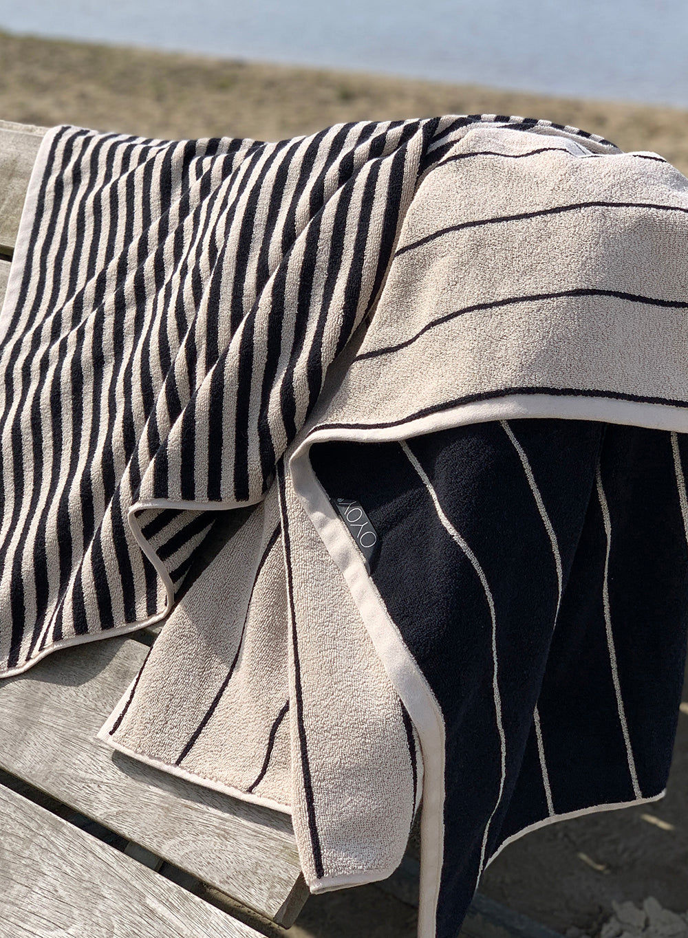 Oyoy Living Raita Handtuch - 50x100 cm - Ton / Schwarz