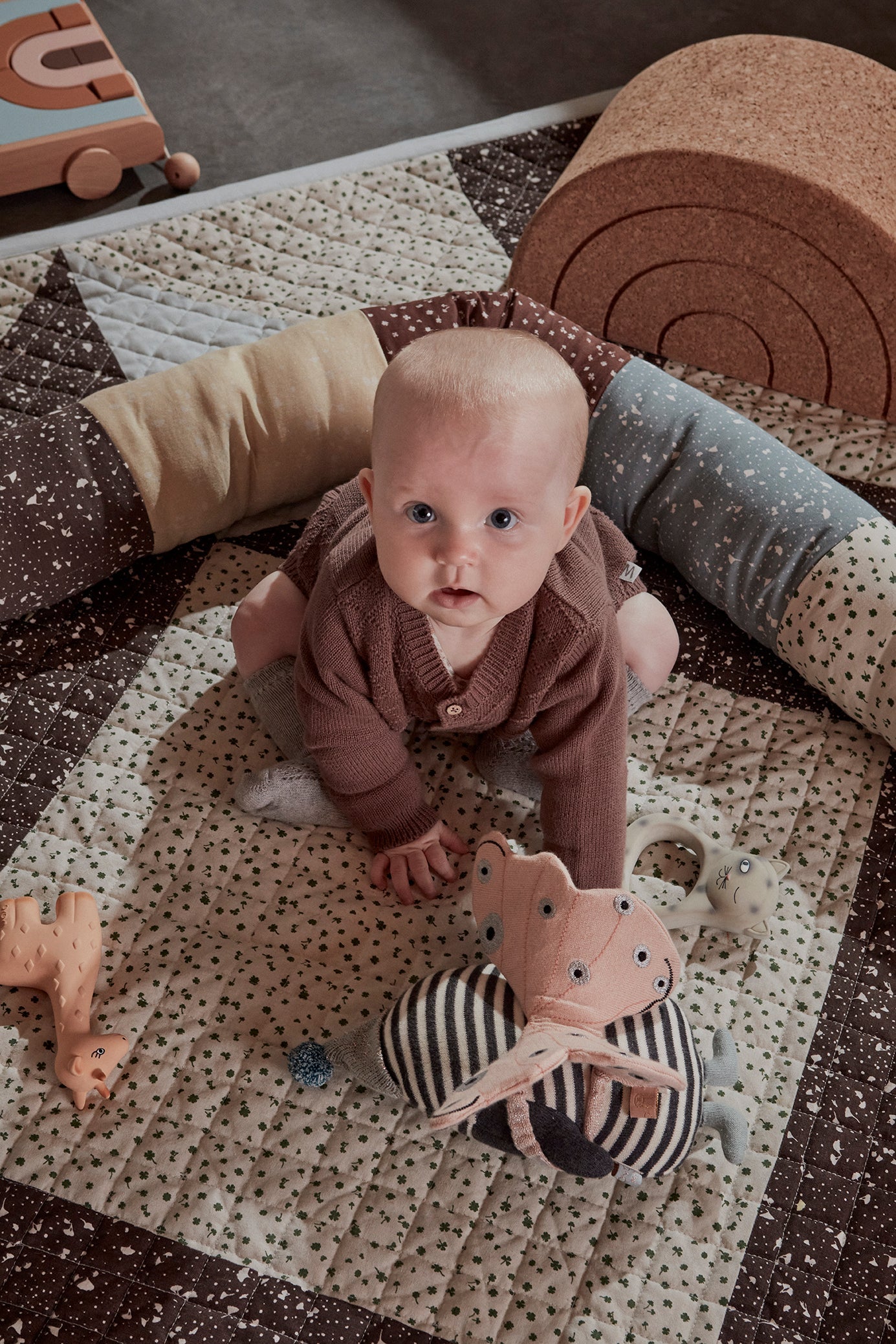 Oyoy Mini Teppich Aya studierte