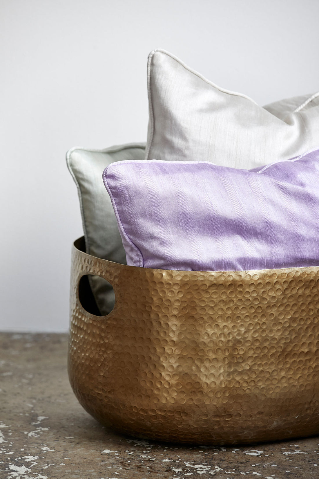 Laika -Korb im Aluminium - groß - Ø60 cm - Gold Finish