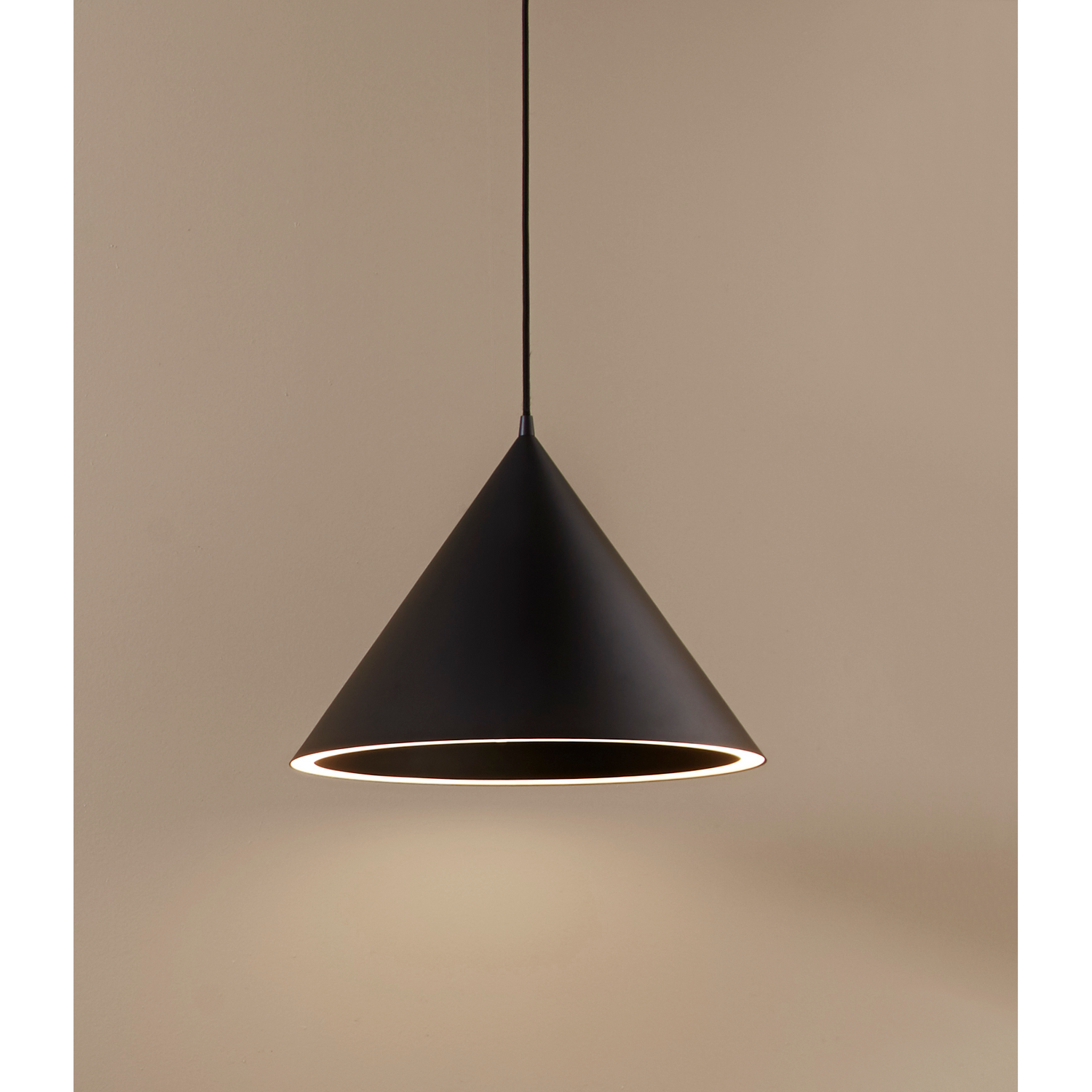 WOUD - Annular pendant (Large) - Black - WOUD - DesignGaragen.dk