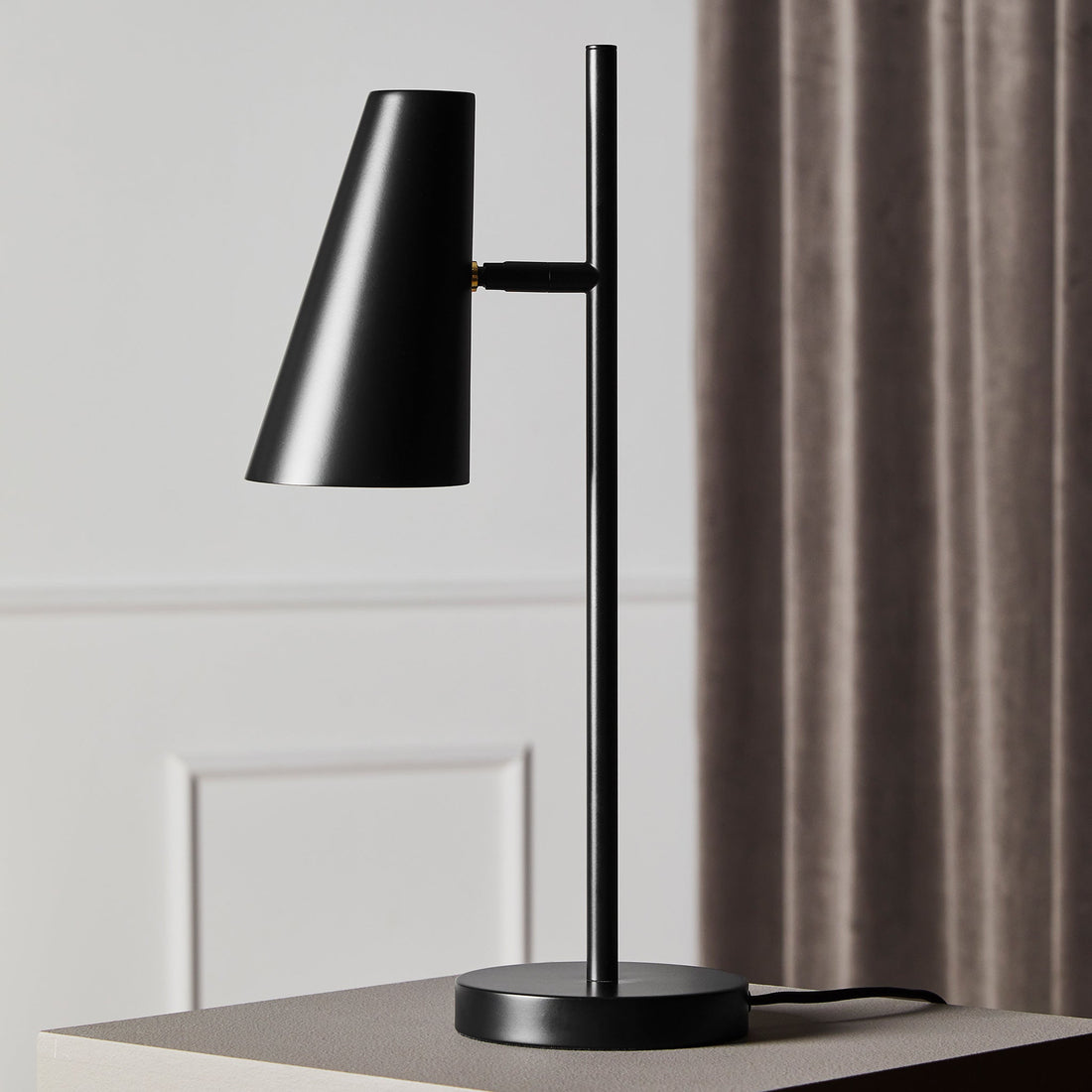 Woud - Cono Tischlampe