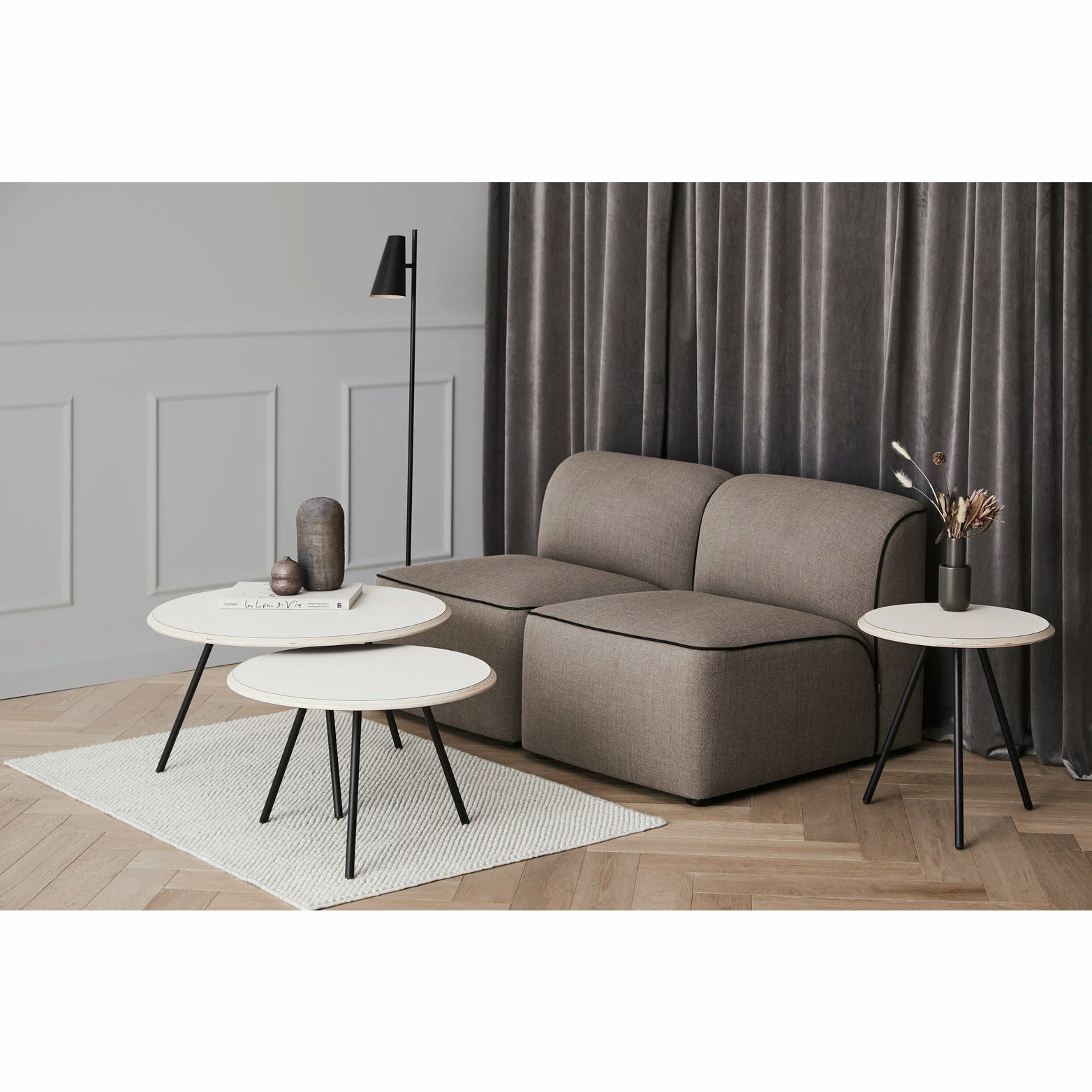 WOUD - Soround side table - Warm grey (Ø45xH44,50) - WOUD - DesignGaragen.dk