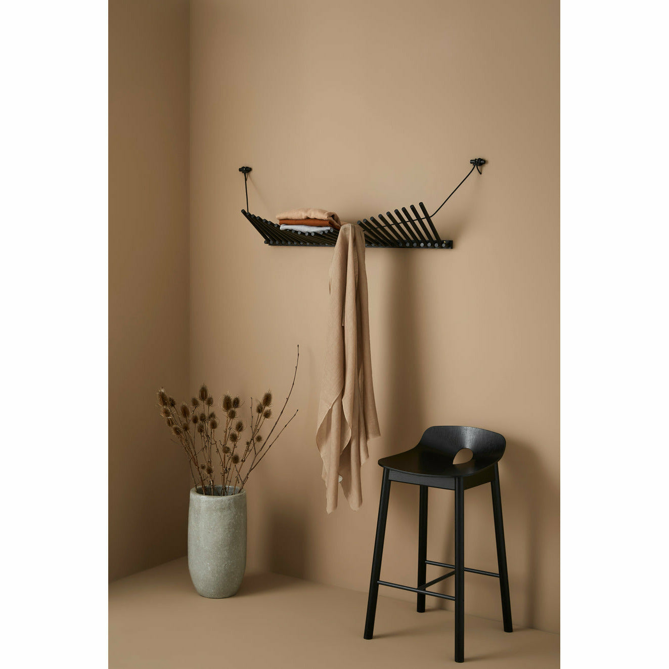 WOUD - Knaegt coat rack - Black/black - WOUD - DesignGaragen.dk